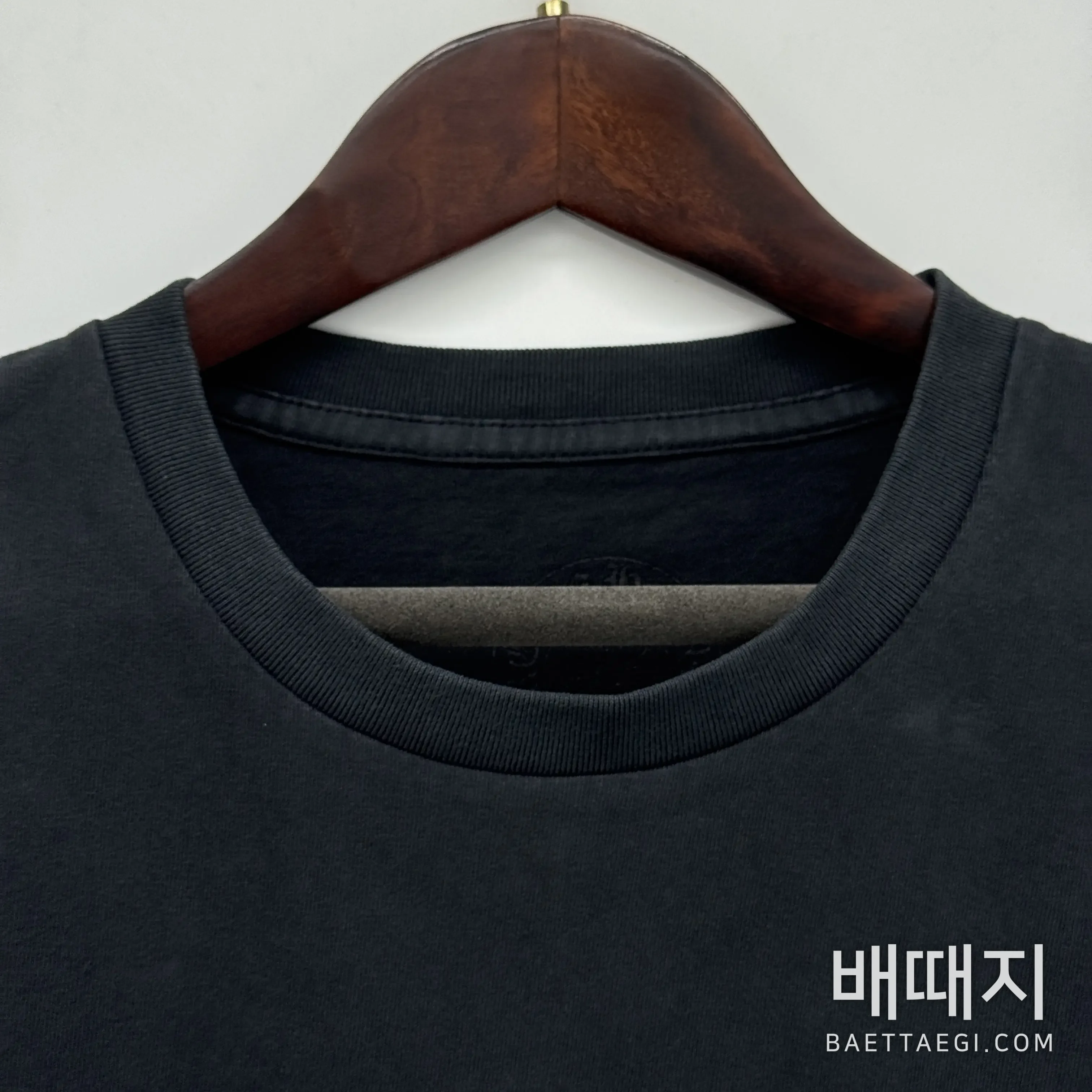 크롬하츠 소프&워터 데미지 가공 남성 긴팔 티셔츠 검수사진 2