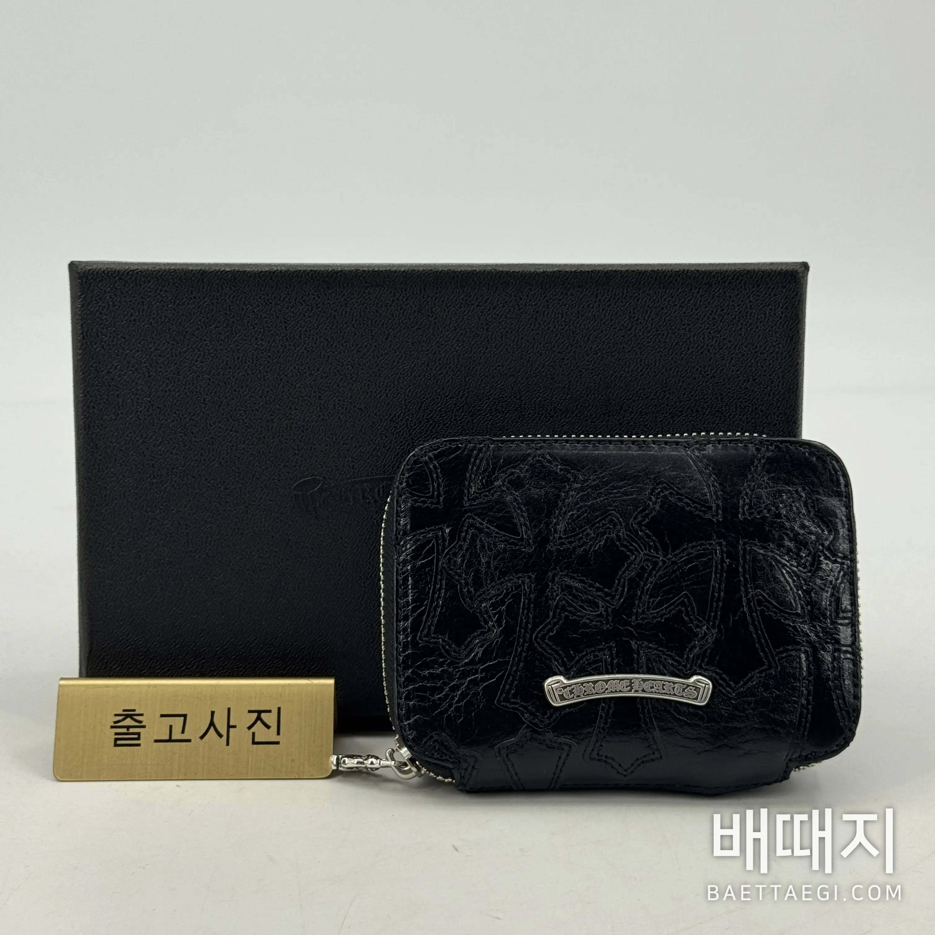 크롬하츠 블랙 가죽 십자가 무늬 지갑 검수사진 1