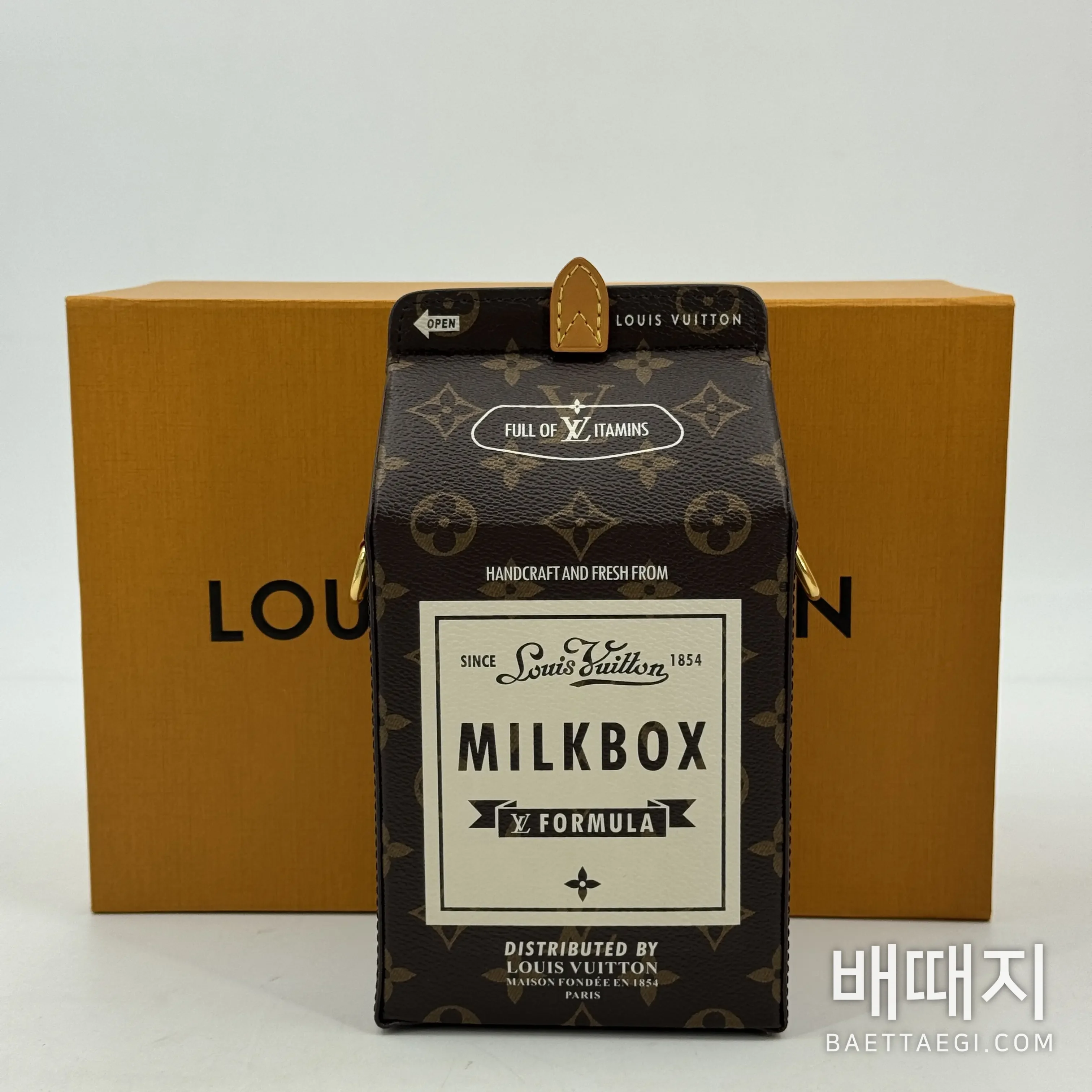 루이비통 밀크 모노그램 핸드백 M29326 검수사진 2