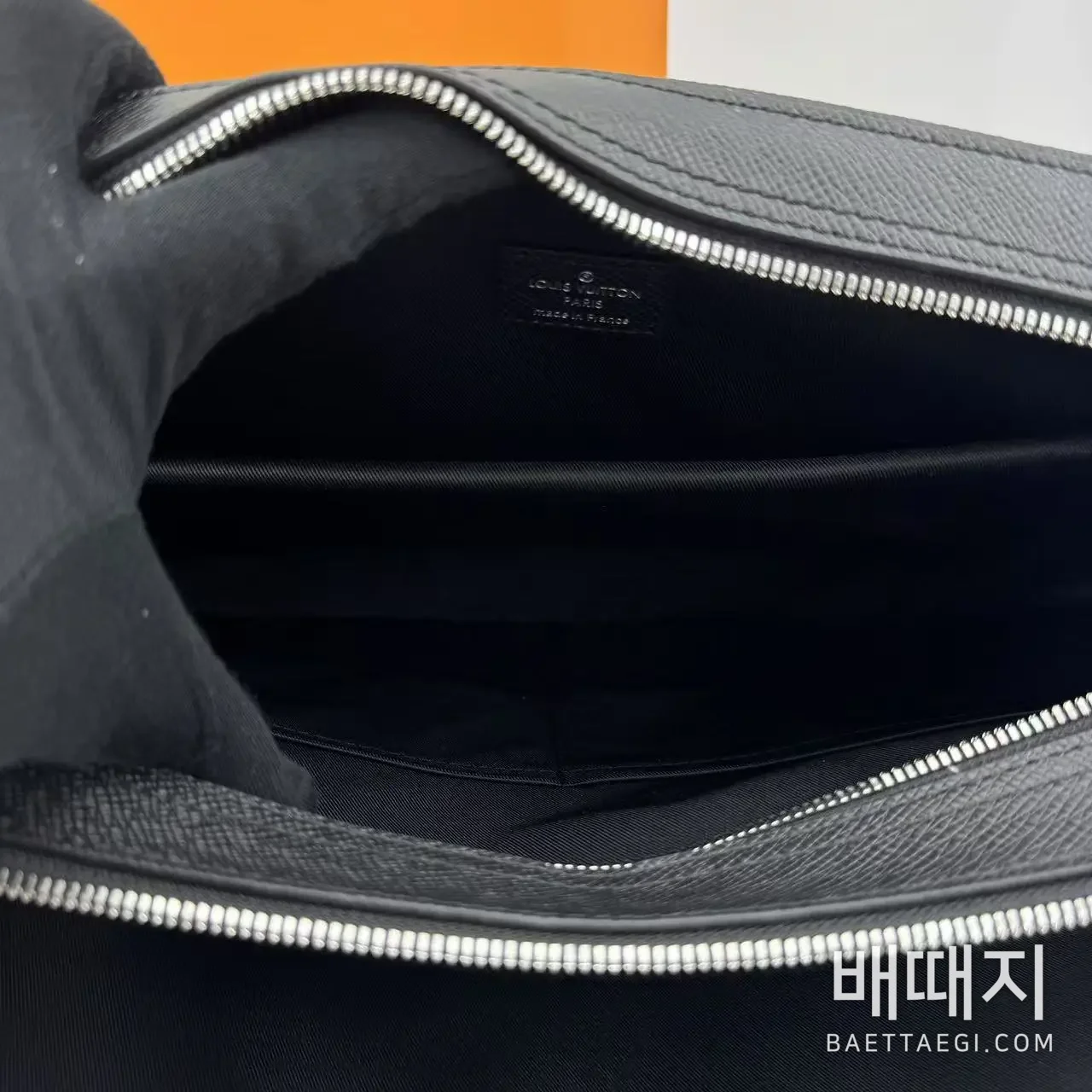 루이비통 보야지 타이가 가죽 브리프케이스 가방 M30967 검수사진 13