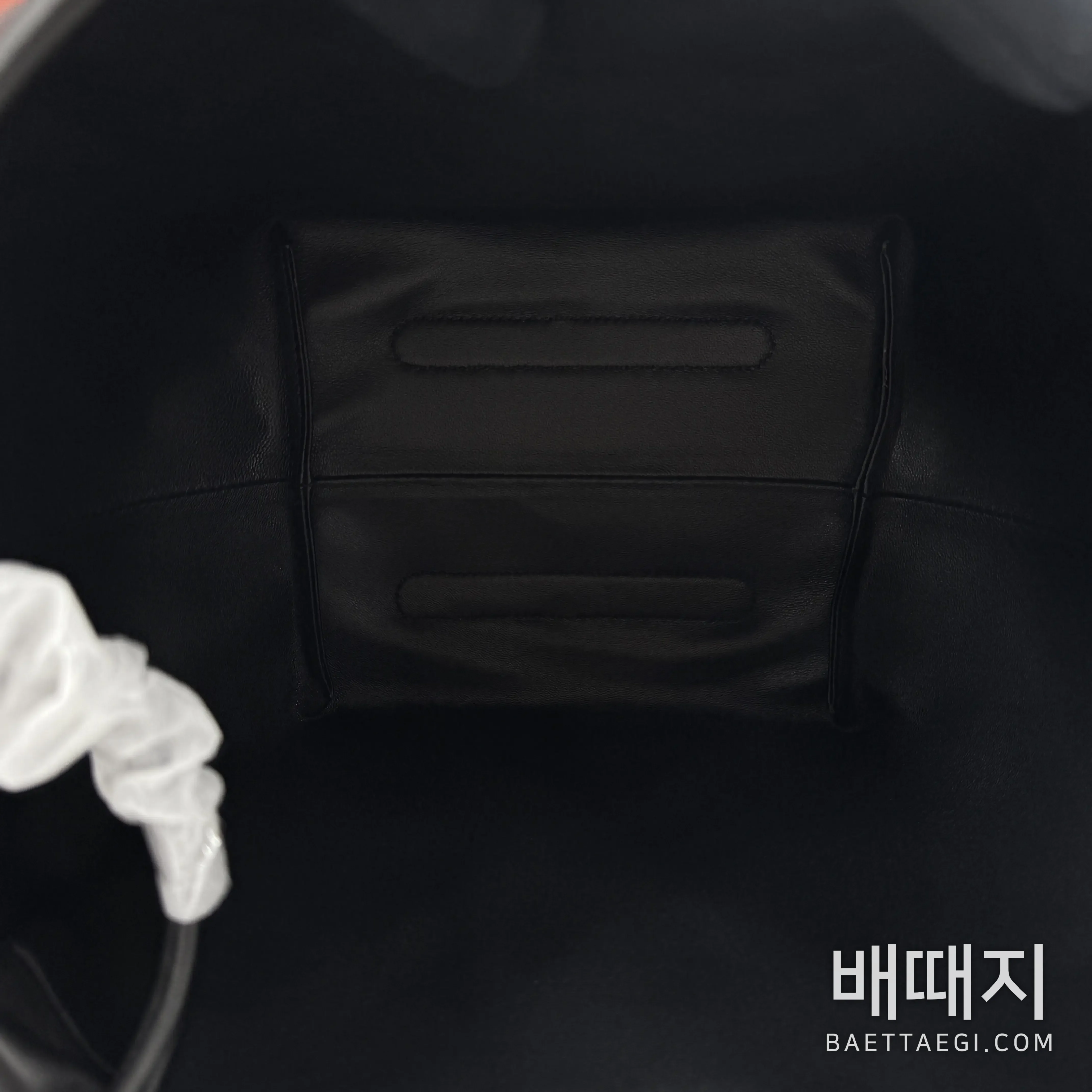로로피아나 베일 소프티 드로스트링 버킷백 133840 검수사진 10