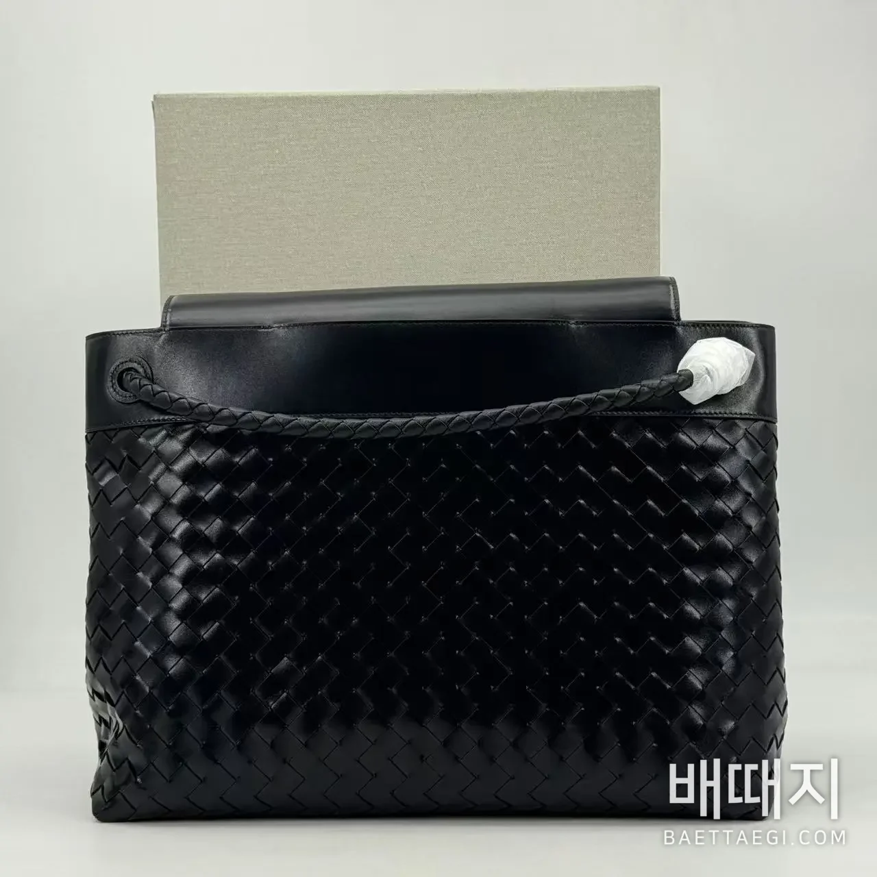 보테가베네타 안디아모 플랩 숄더백 검수사진 2