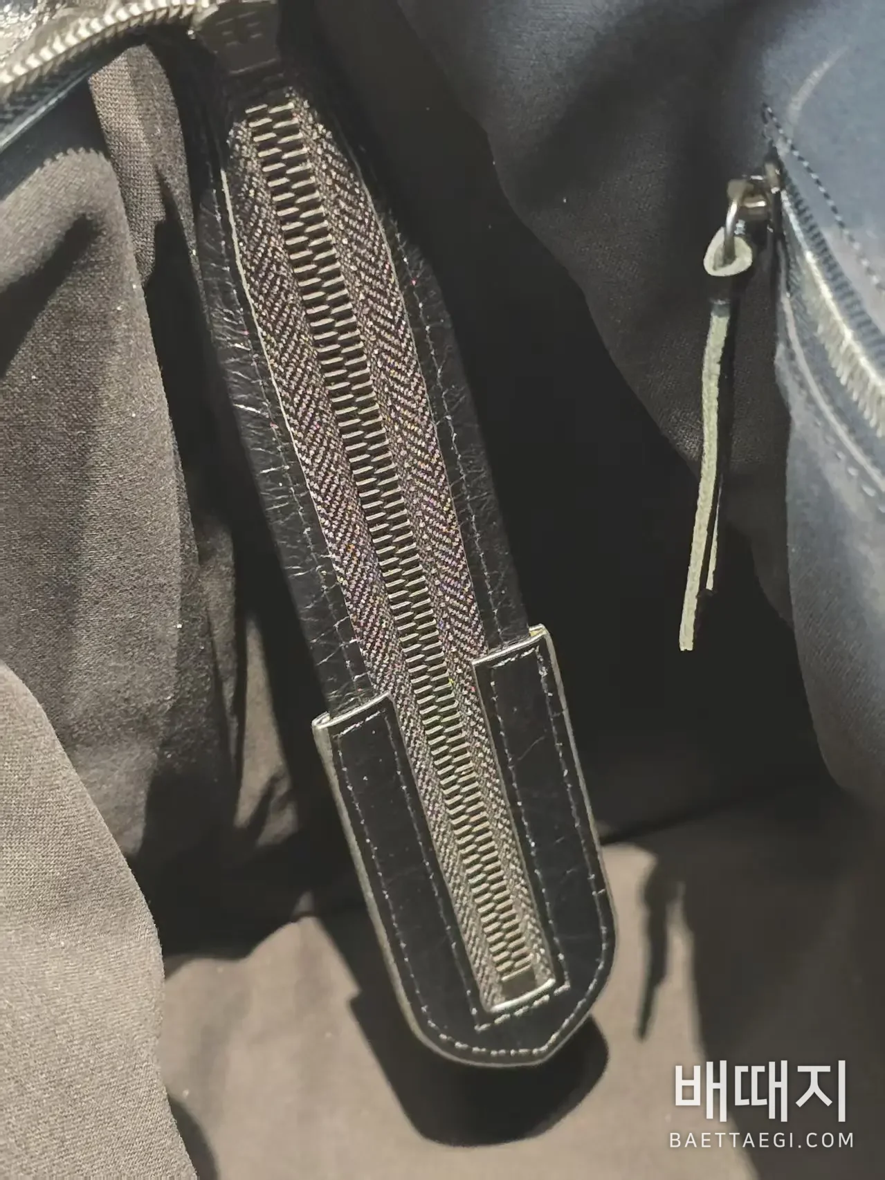 발렌시아가 르 시티 백 라지 블랙 92404 검수사진 20