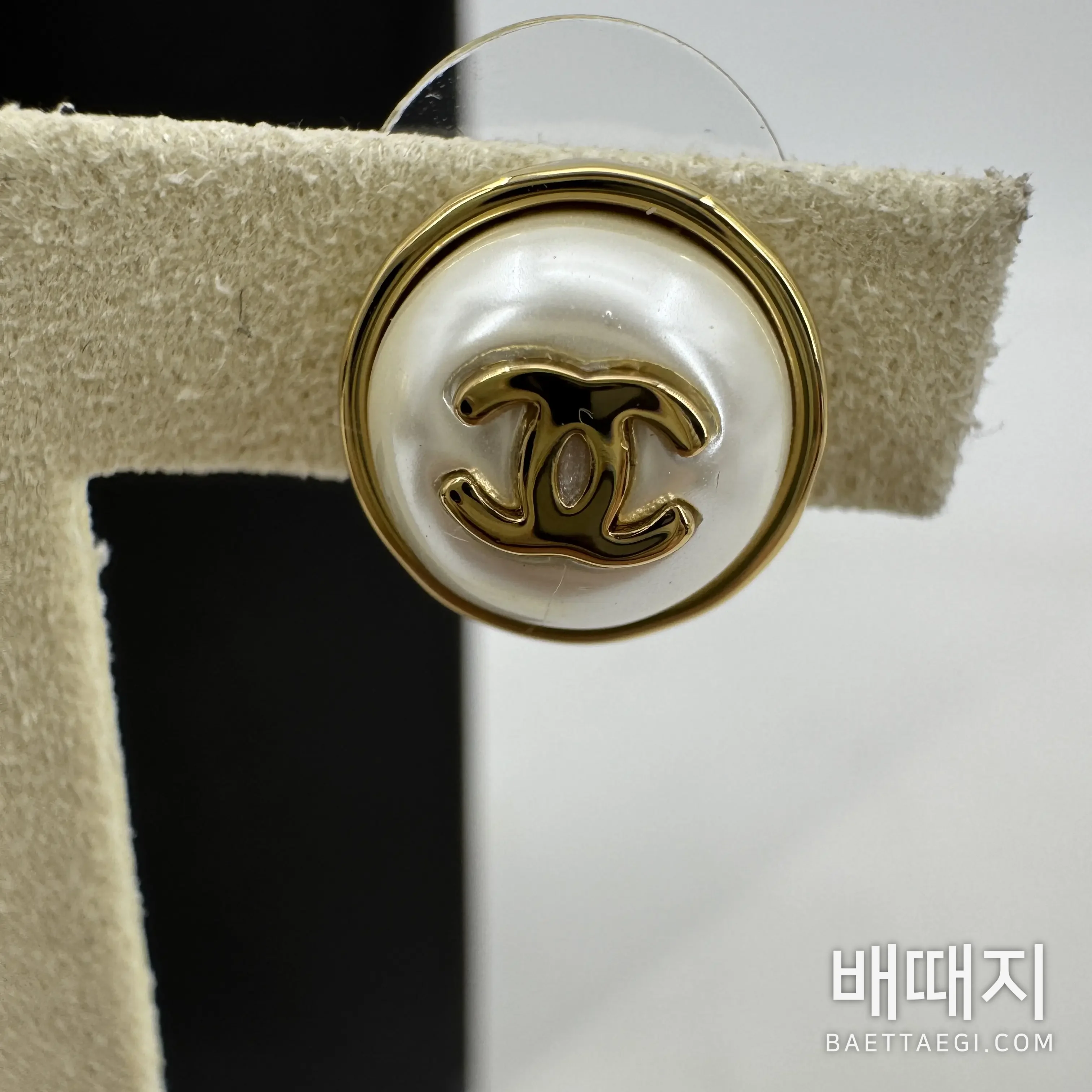샤넬 더블 C 진주 스터드 귀걸이 검수사진 3