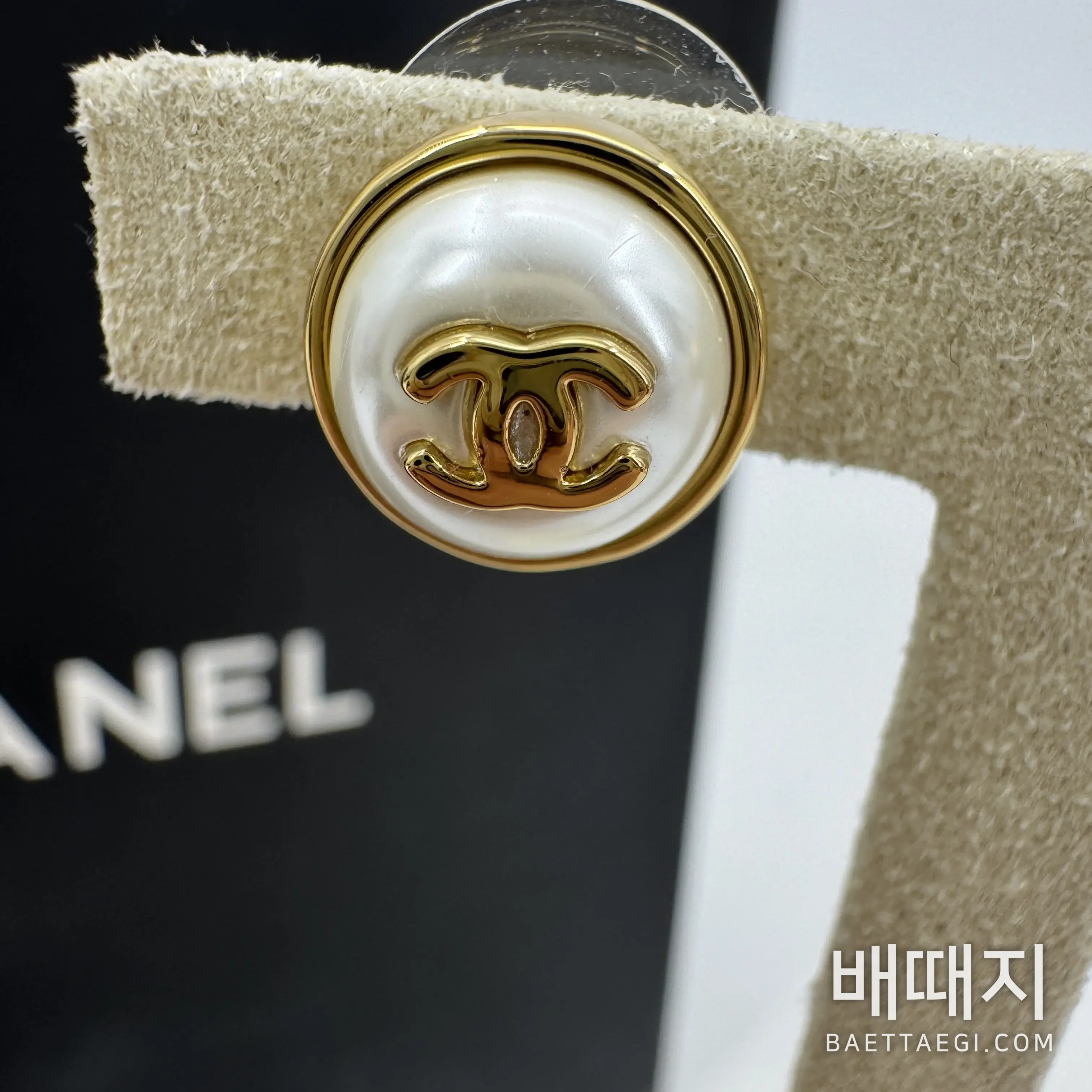 샤넬 더블 C 진주 스터드 귀걸이 검수사진 4