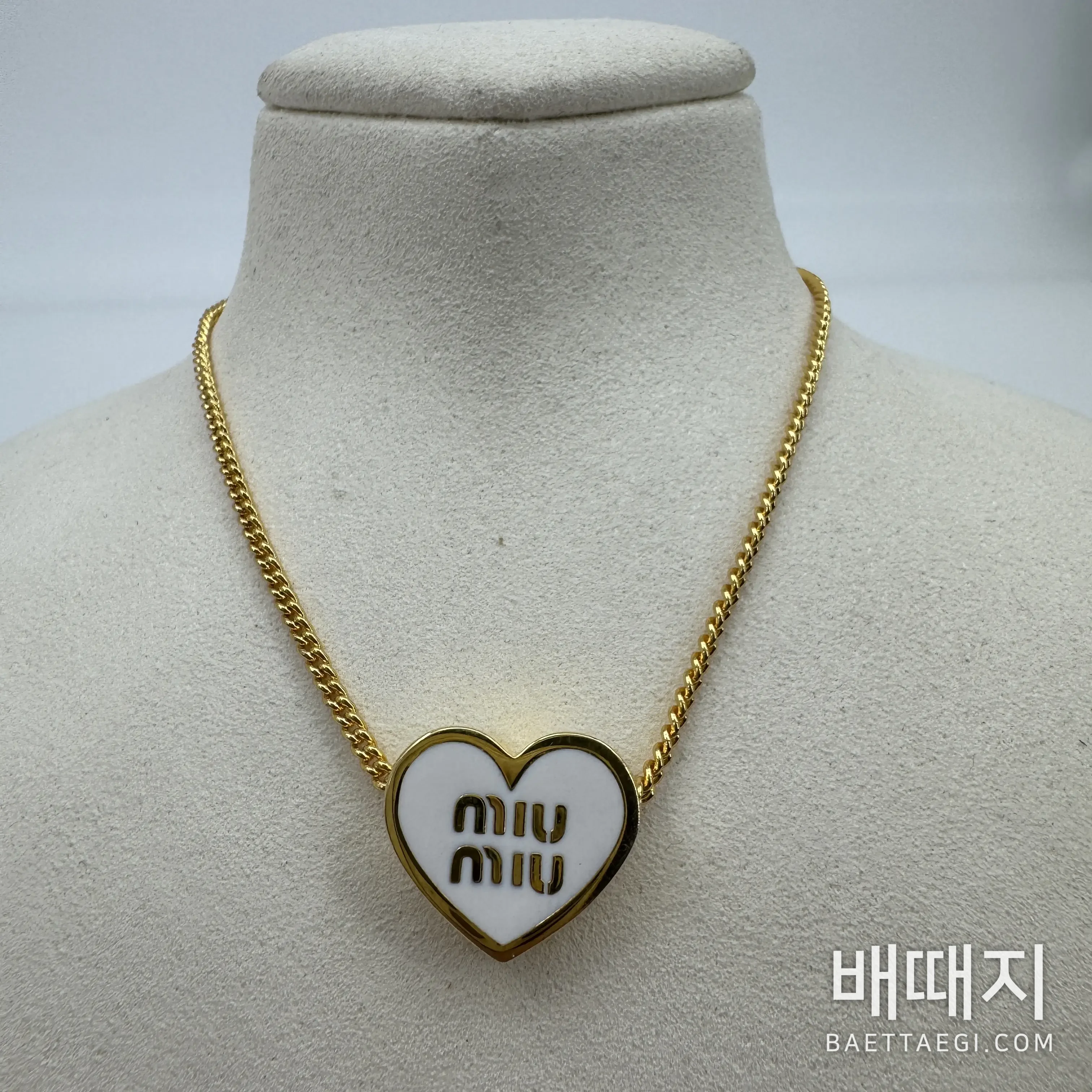 미우미우 화이트 에나멜 하트 목걸이 135641 검수사진 3