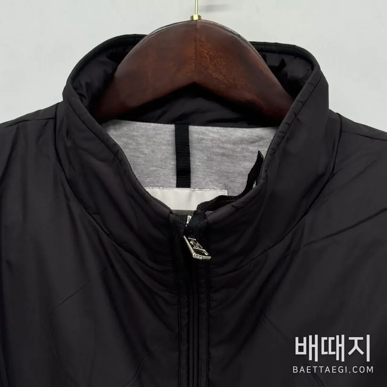 몽클레르 코튼 스탠드카라 남성 자켓 159887 검수사진 2