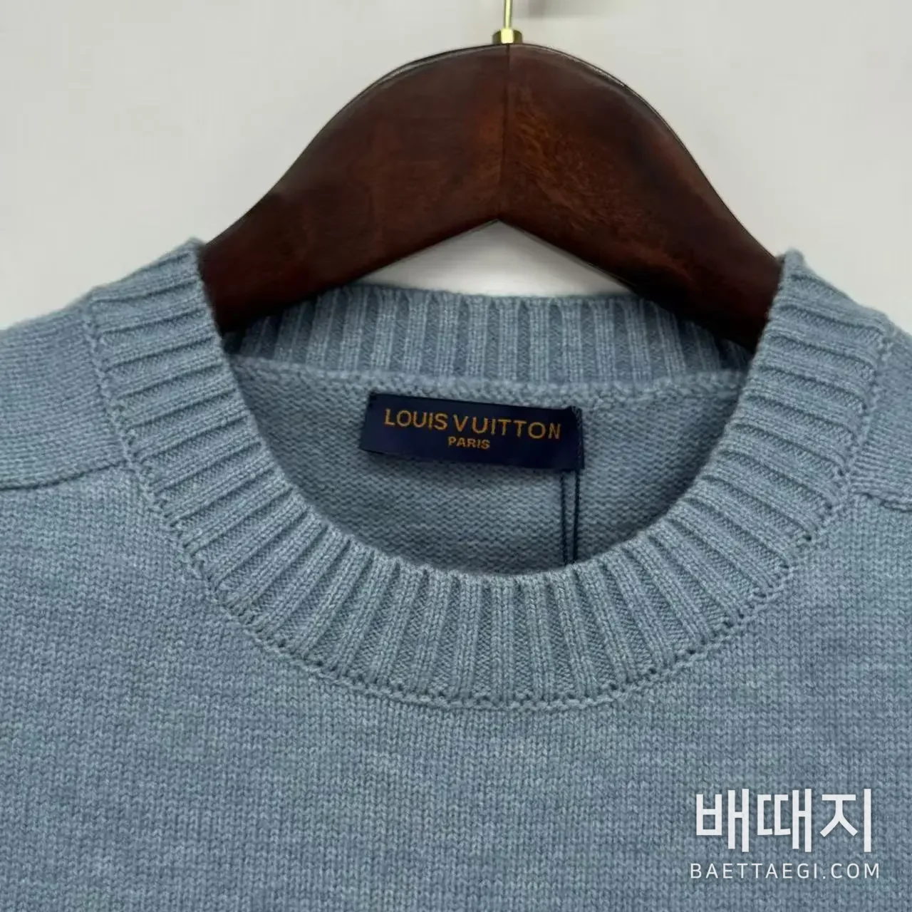루이비통 울 소매 배색 남성 니트 검수사진 4