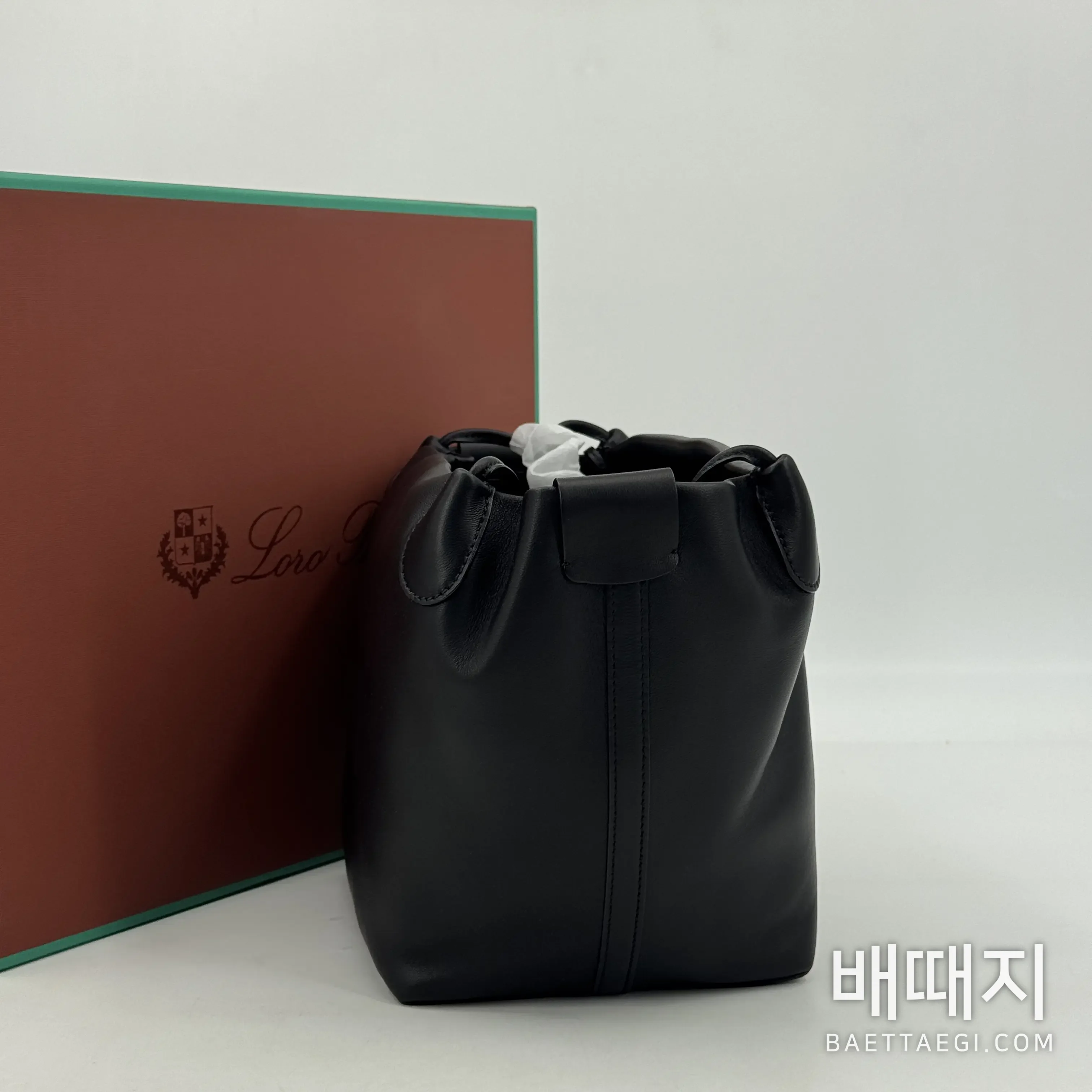 로로피아나 베일 소프티 드로스트링 버킷백 검수사진 5