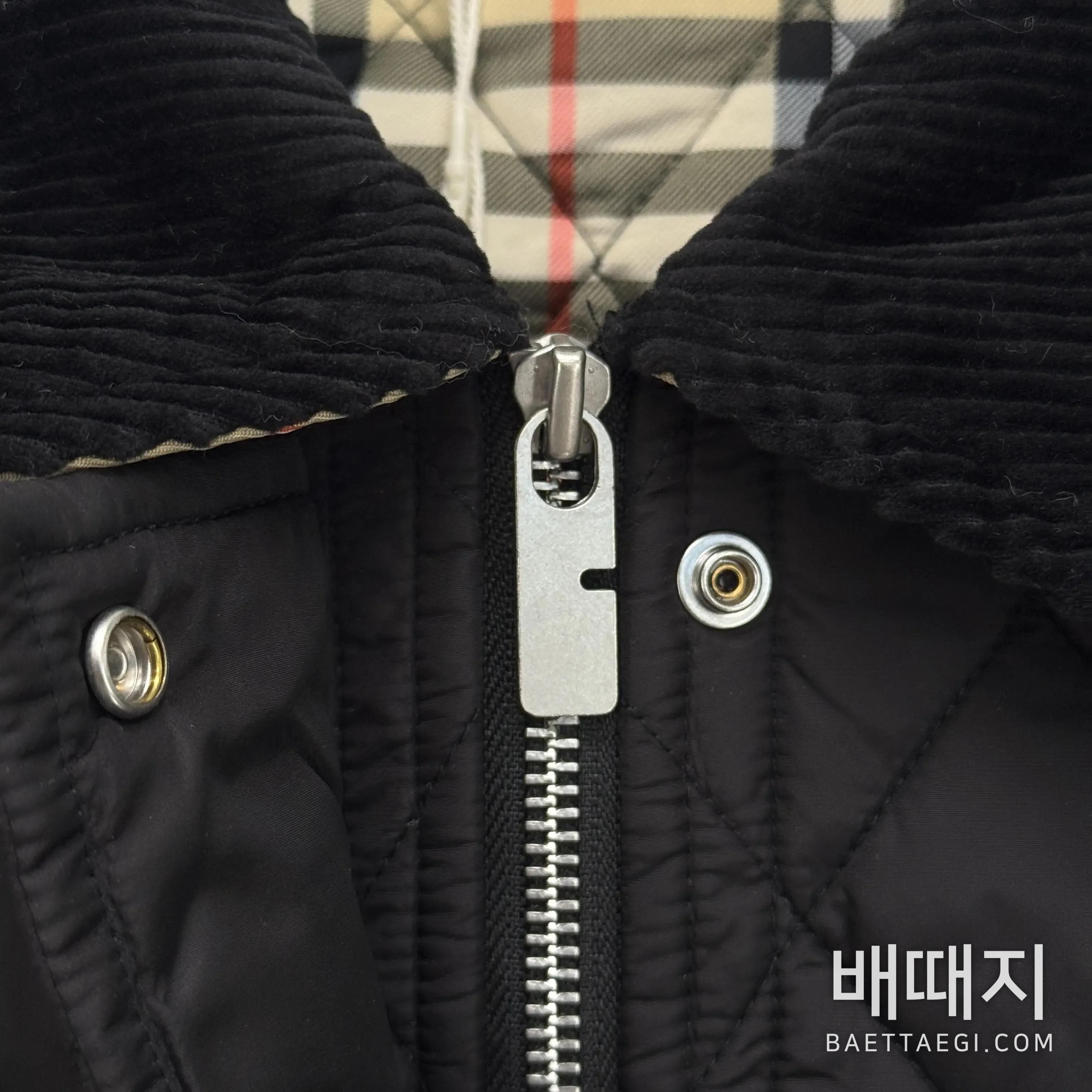 버버리 다이아몬드 퀼팅 나일론 코튼 패딩 자켓 170931 검수사진 2