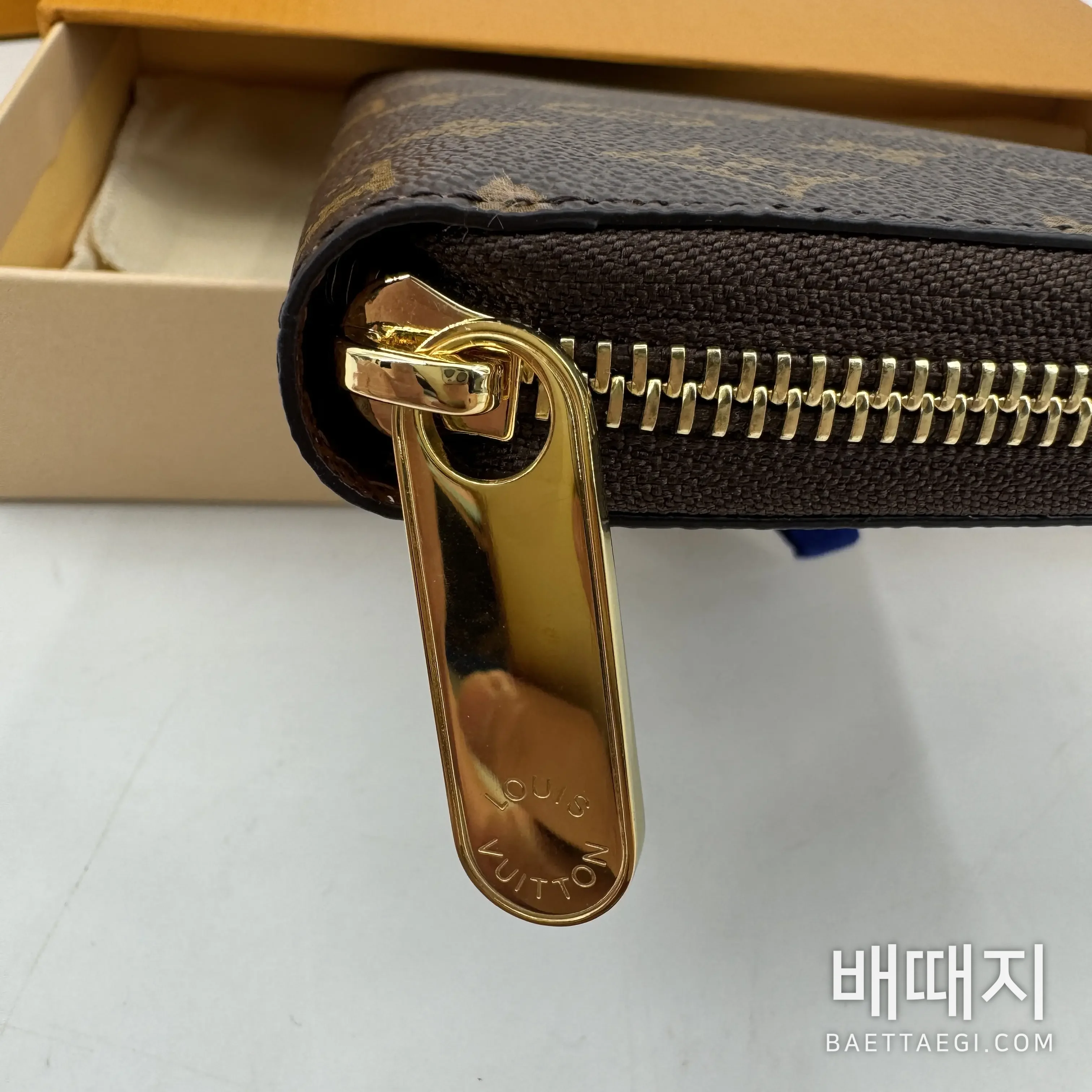 루이비통 모노그램 캔버스 지피 지갑 검수사진 4
