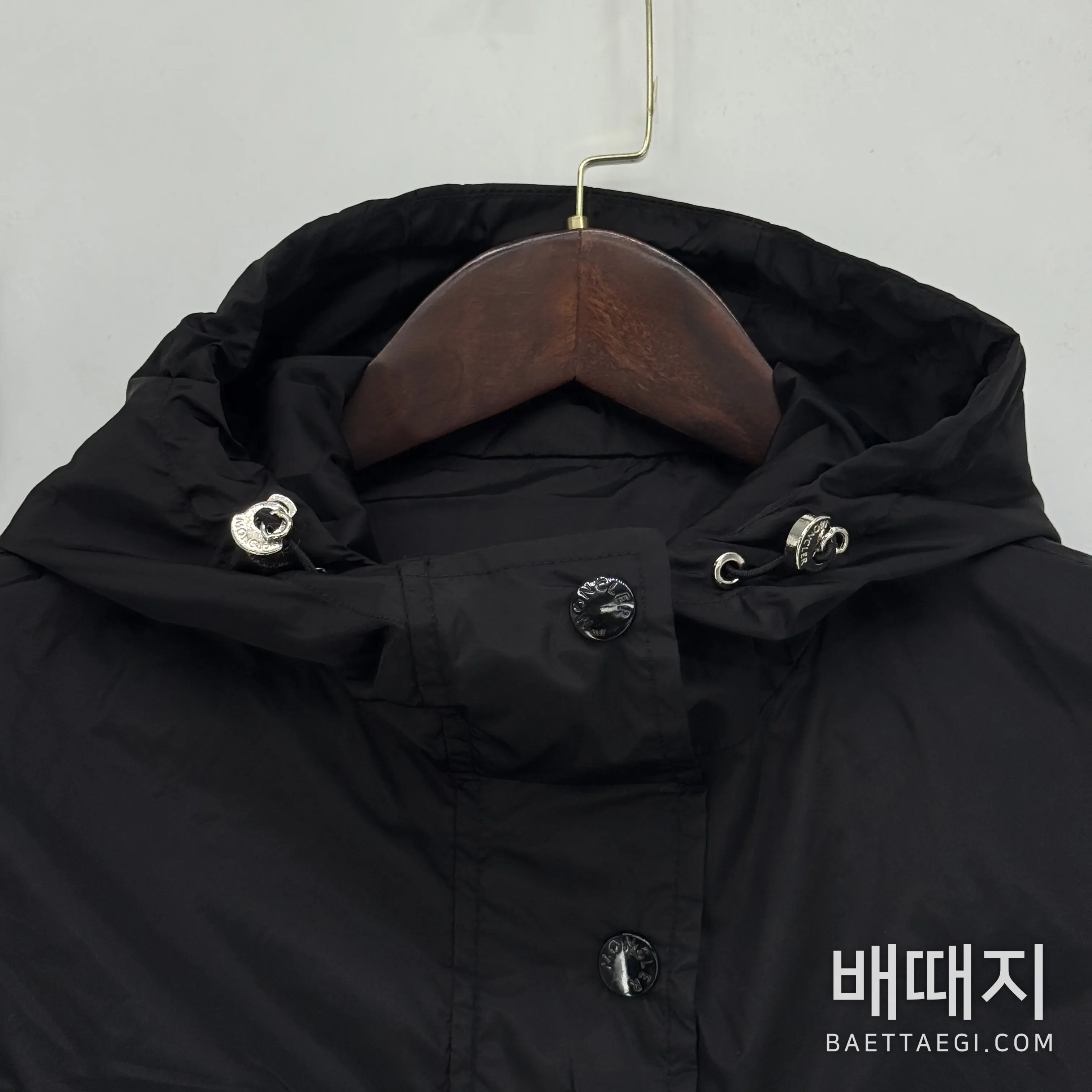 몽클레르 프리마지에디 크롭 윈드브레이커 자켓 검수사진 2