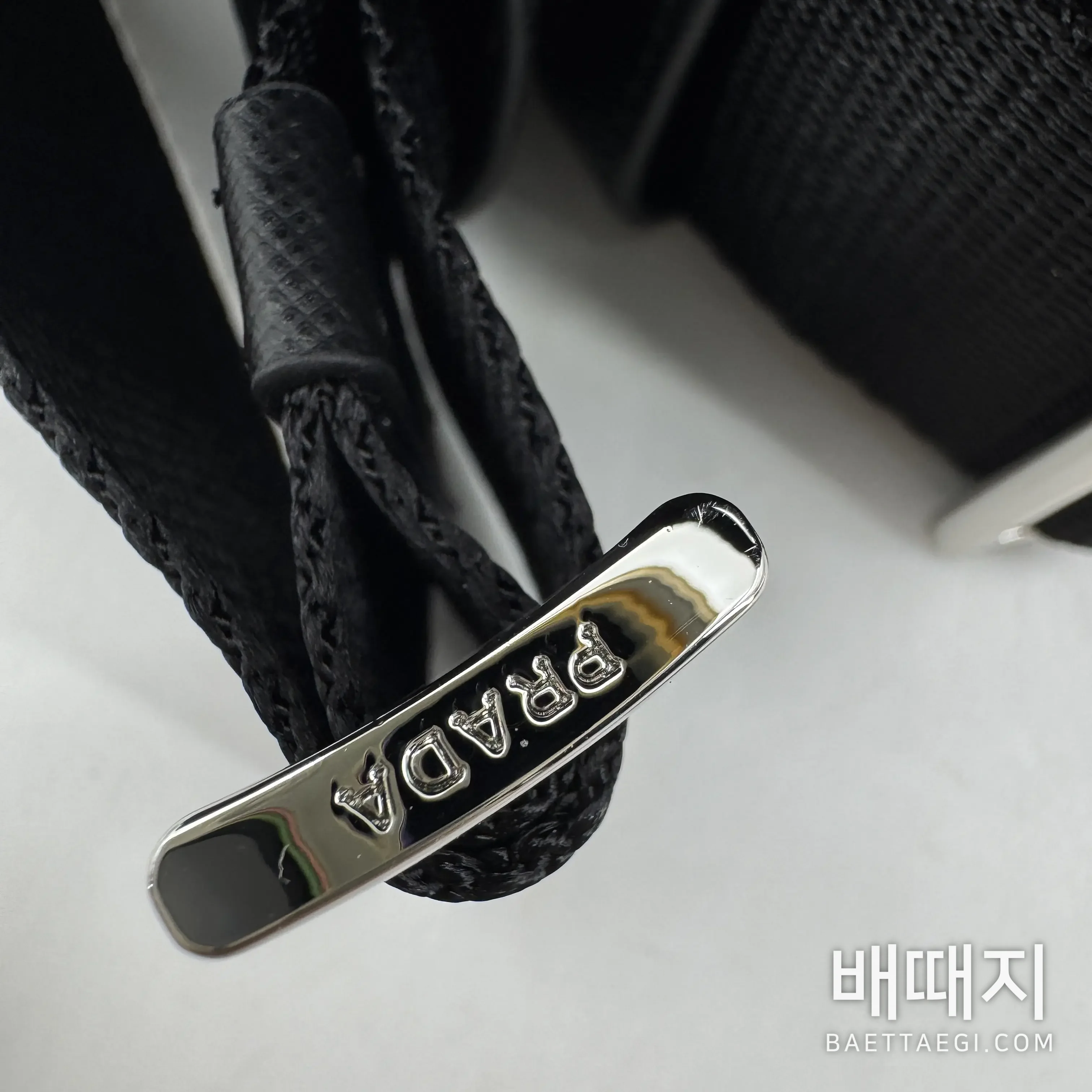 프라다 나일론 백팩 1BZ677 검수사진 5