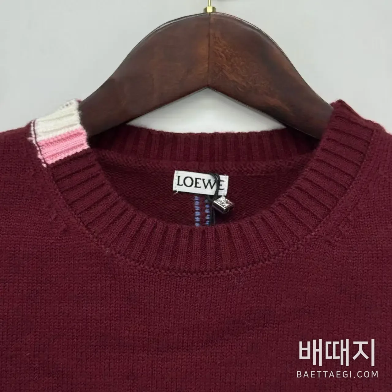 로에베 컬러 블록 라운드넥 니트 검수사진 3
