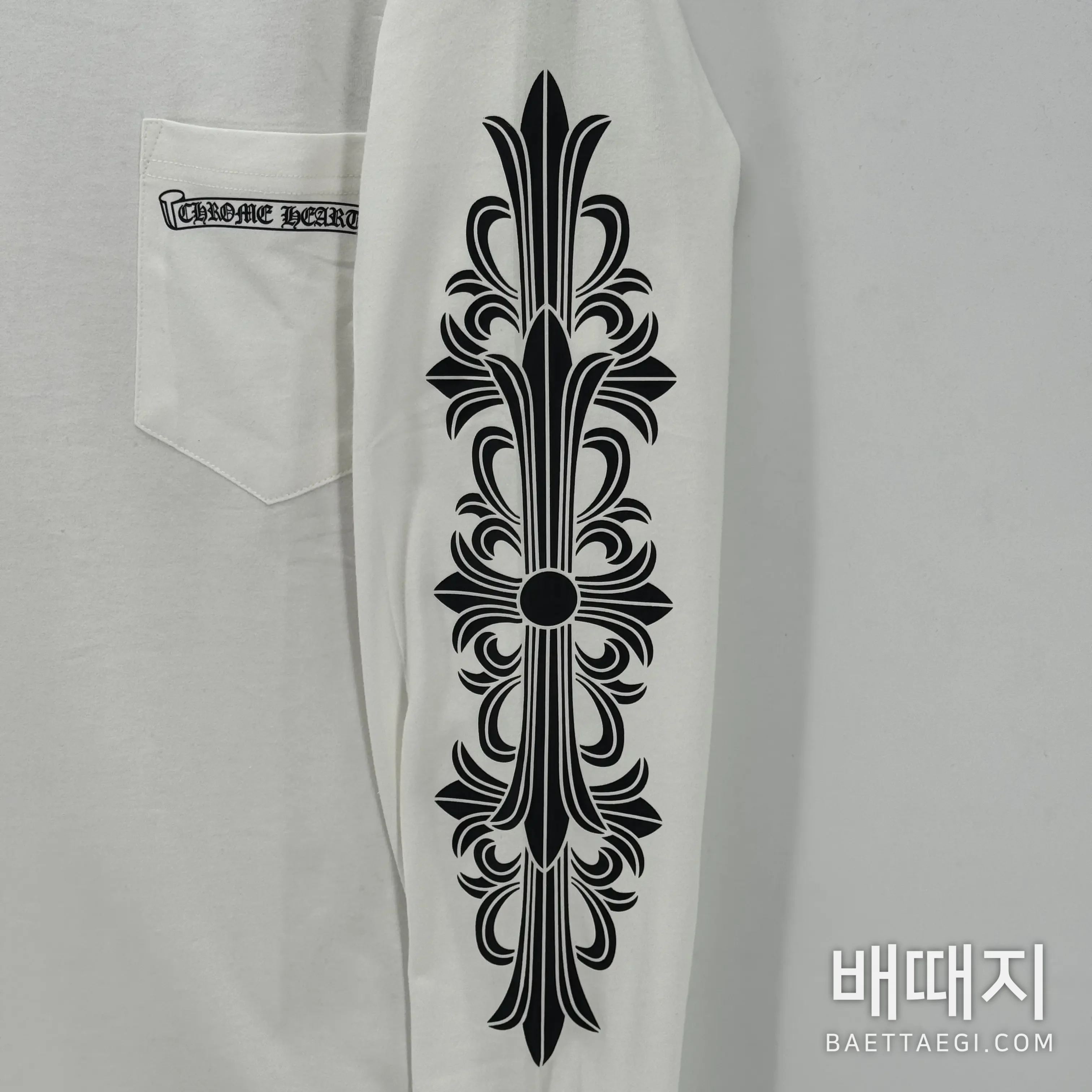 크롬하츠 크로스 프린트 헤비웨이트 긴팔 티셔츠 검수사진 4