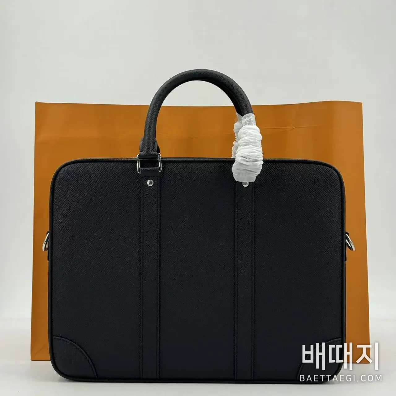 루이비통 보야지 타이가 가죽 브리프케이스 가방 M30967 검수사진 4