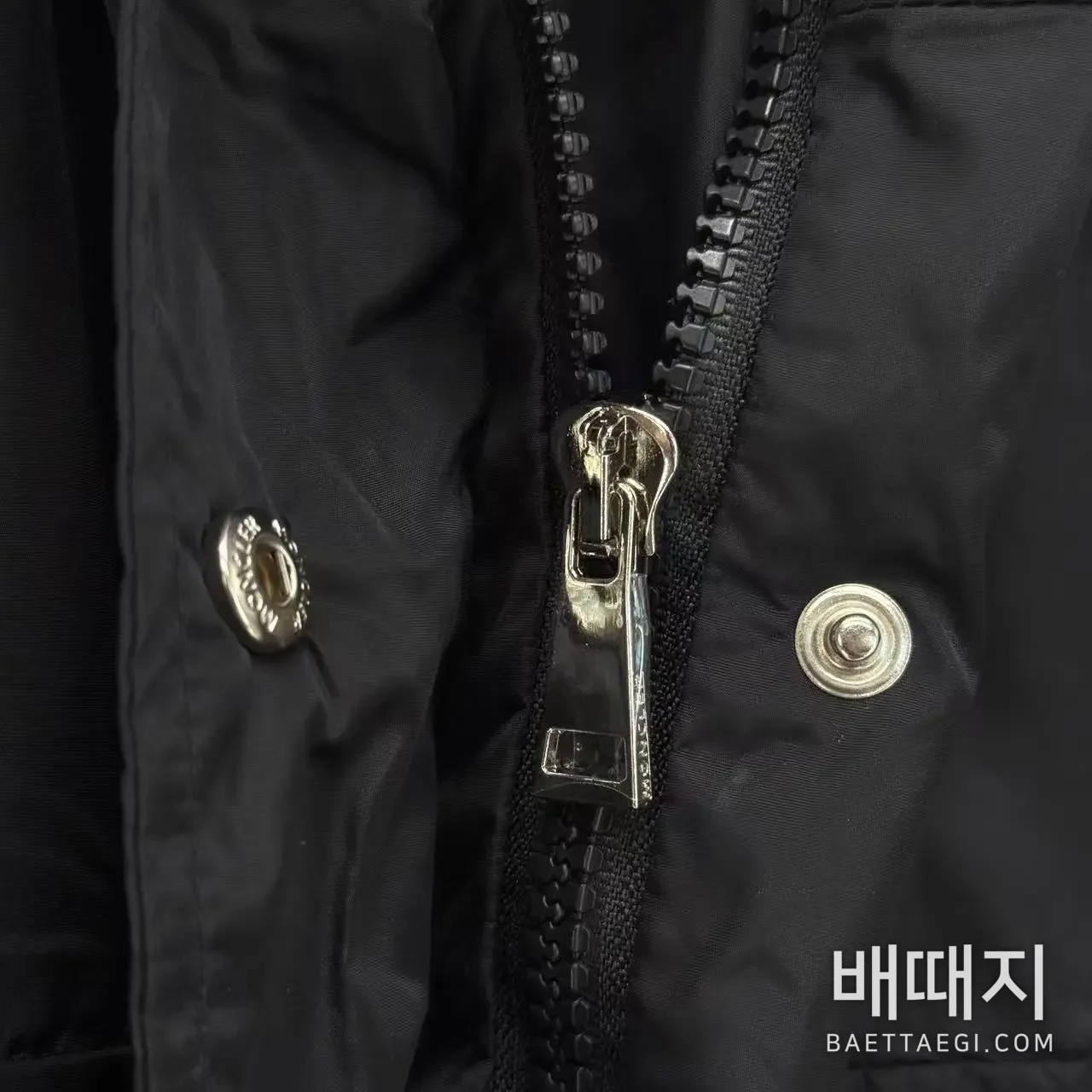 몽클레르 프리마지에디 크롭 윈드브레이커 자켓 150382 검수사진 7