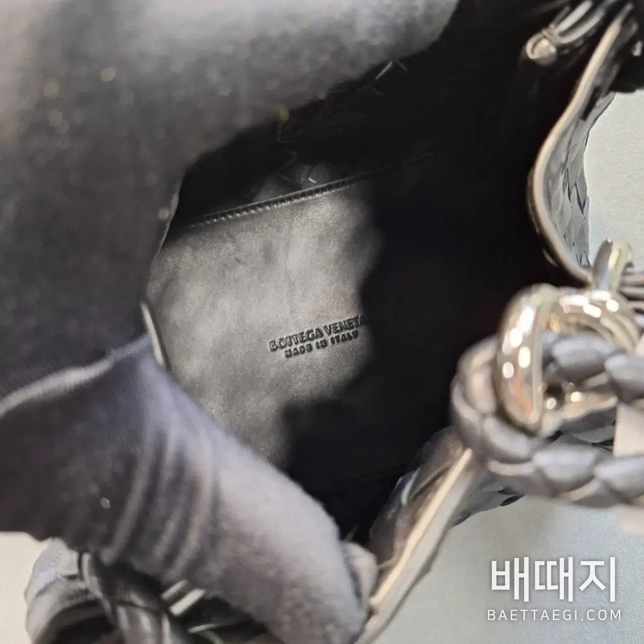 보테가베네타 파라슈트 스몰 인트레치아토 가죽 숄더백 161033 검수사진 7
