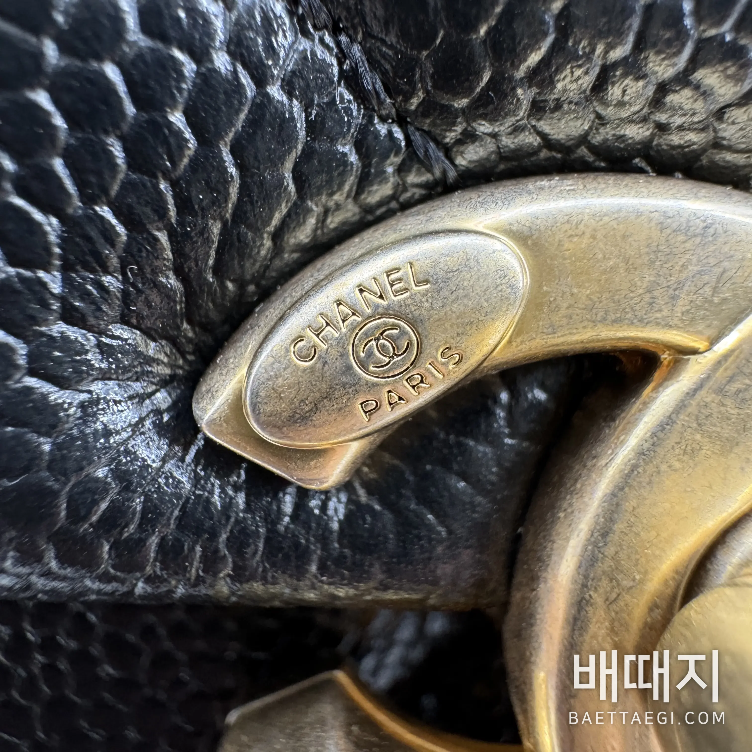 샤넬 리치 가죽 금장 하드웨어 미니 크로스백 AS3108 검수사진 7