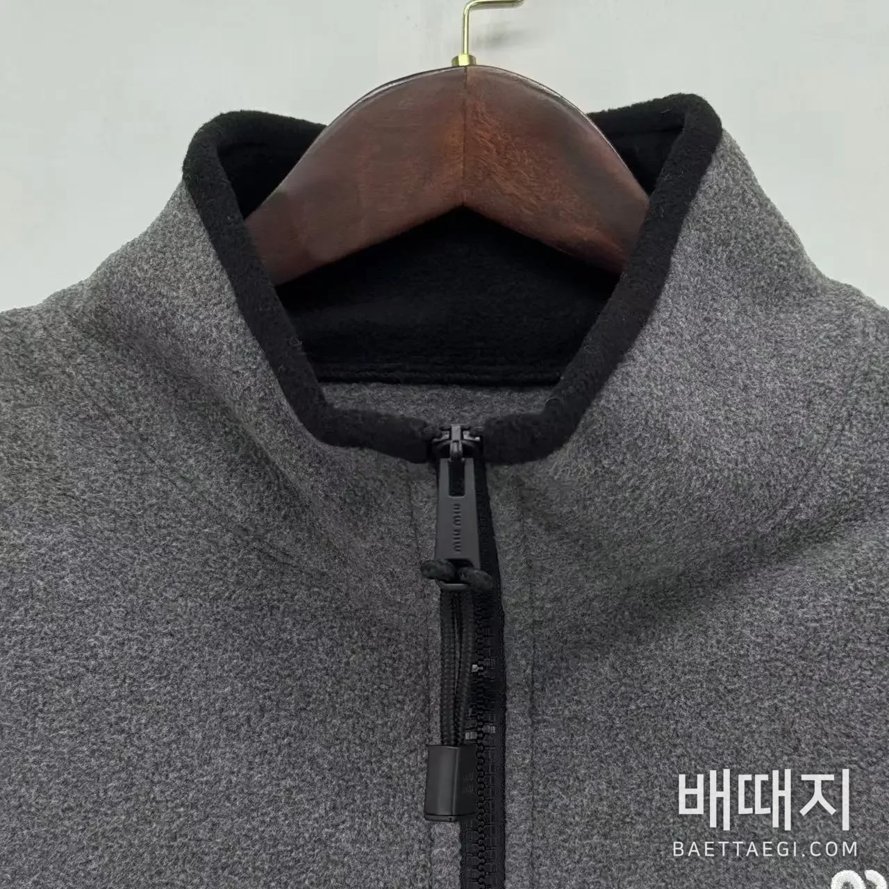 미우미우 플리스 후드 집업 자켓 151756 검수사진 3