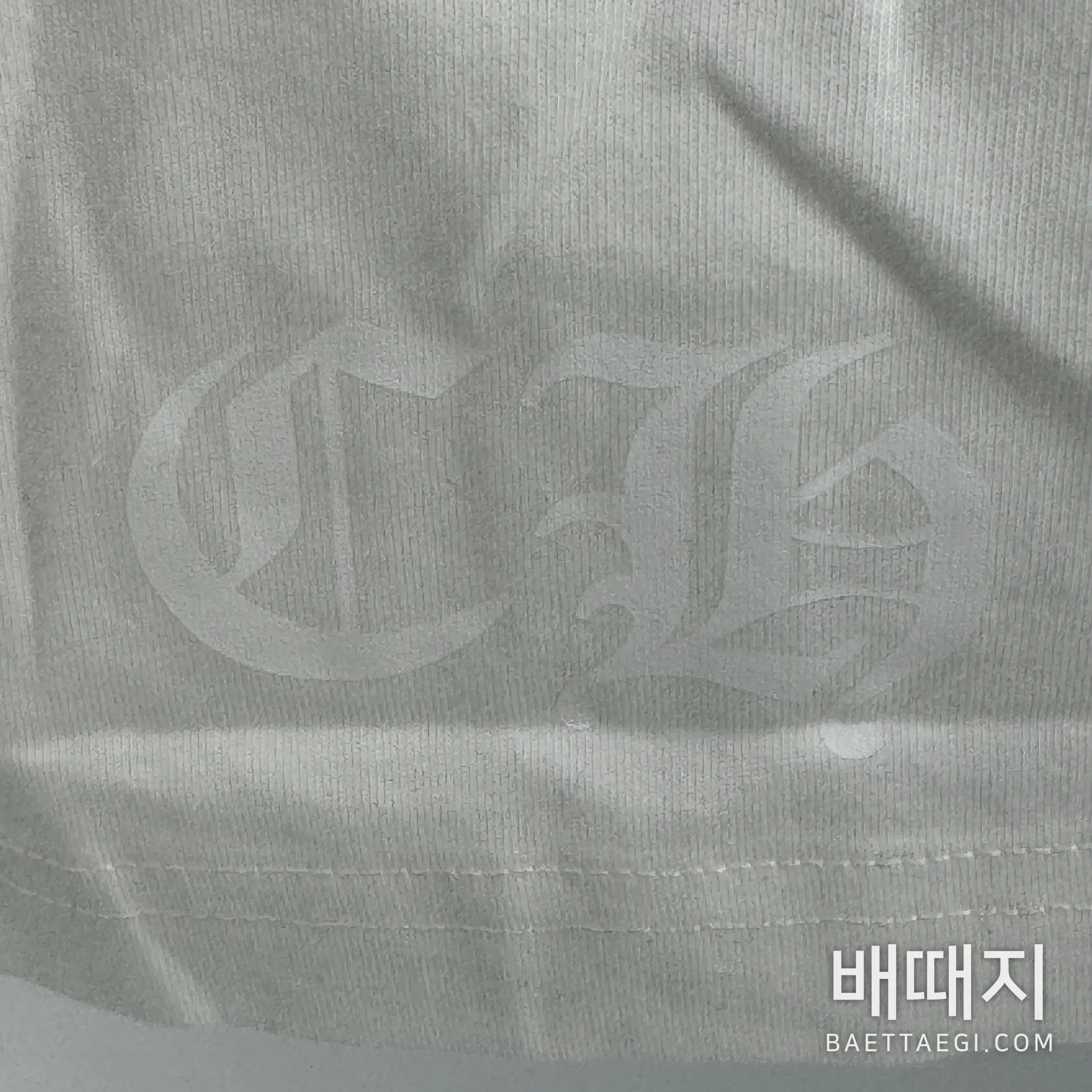 크롬하츠 플로럴 십자가 화이트 남성 긴팔 티셔츠 검수사진 3
