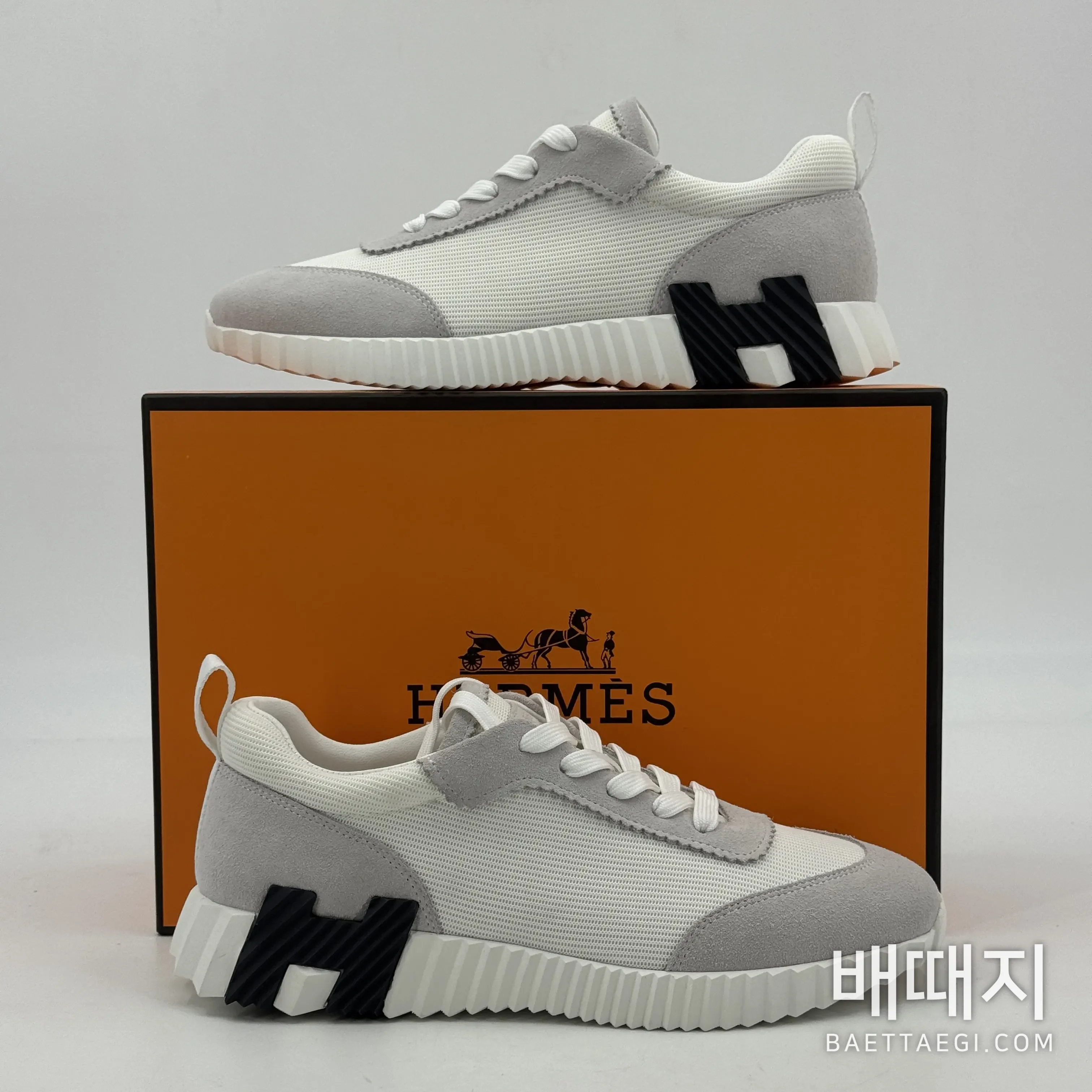 에르메스 바운싱 스니커즈 블랙 가죽 대비 패턴 고무 인서트 검수사진 2