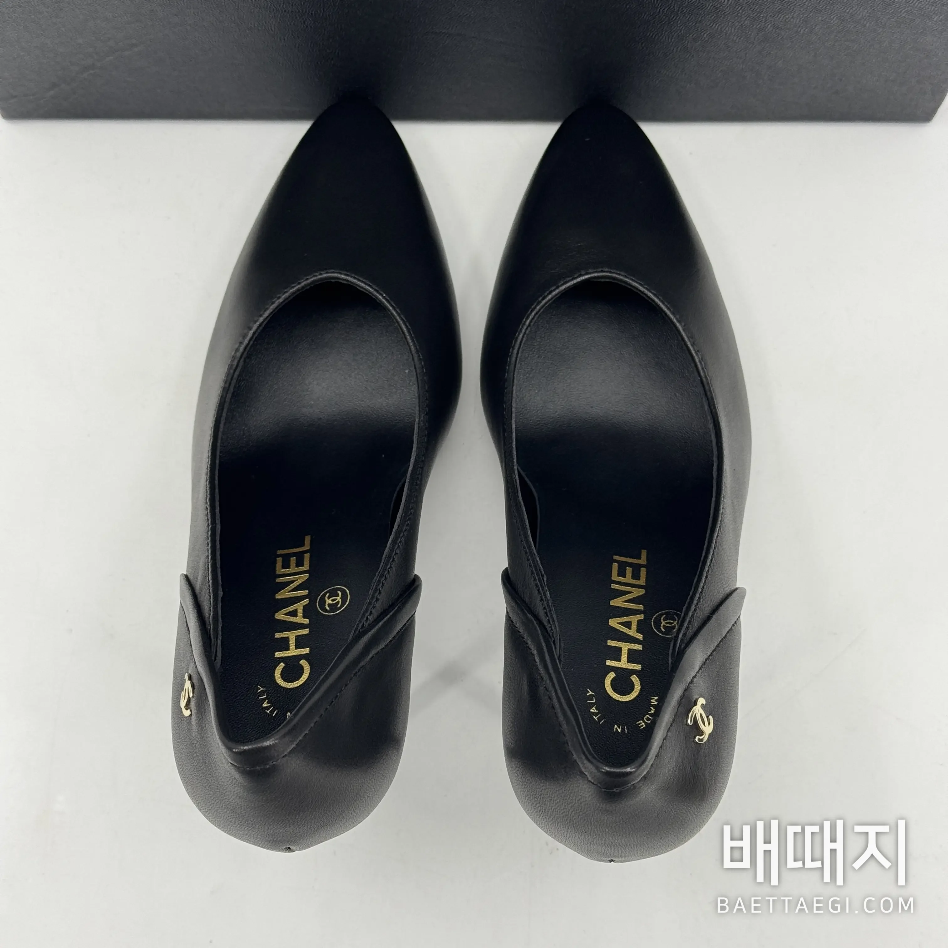 샤넬 플랫 여성 가죽 더블 C 로고 160604 검수사진 5