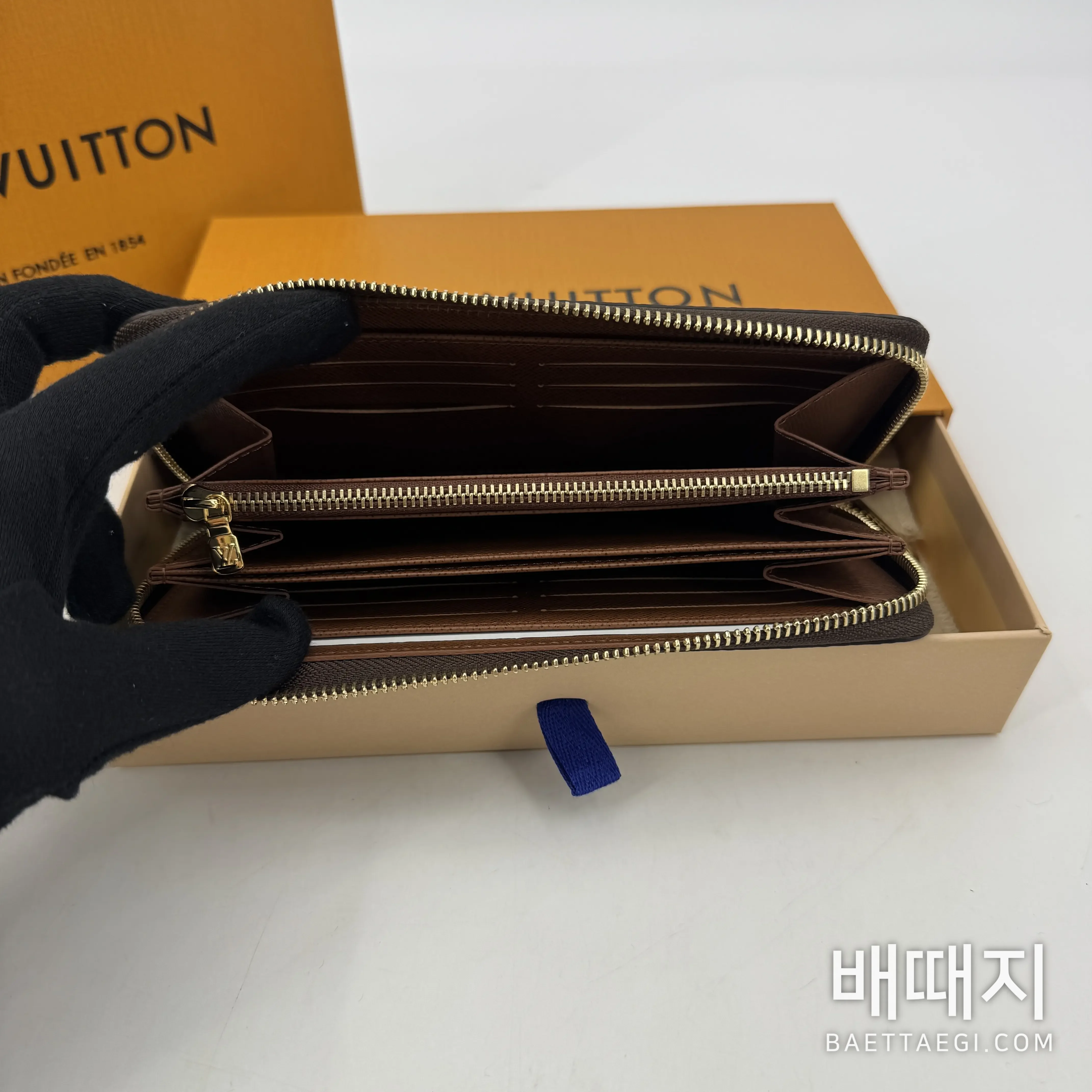 루이비통 모노그램 캔버스 지피 지갑 검수사진 5