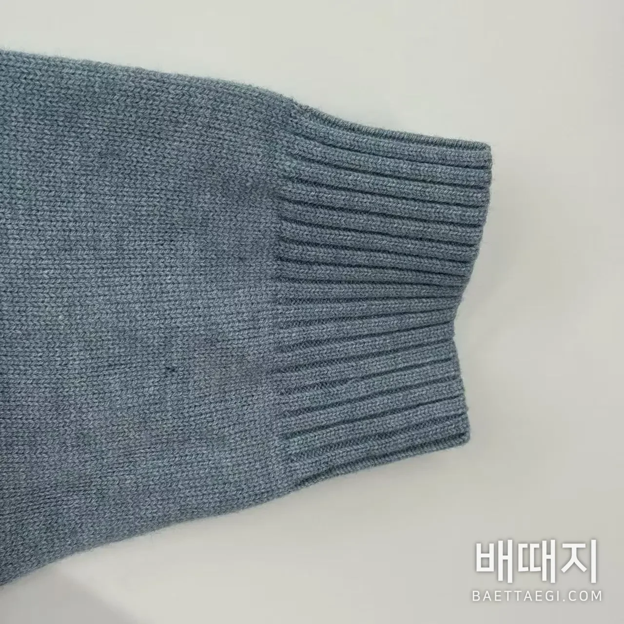 루이비통 울 소매 배색 남성 니트 검수사진 5
