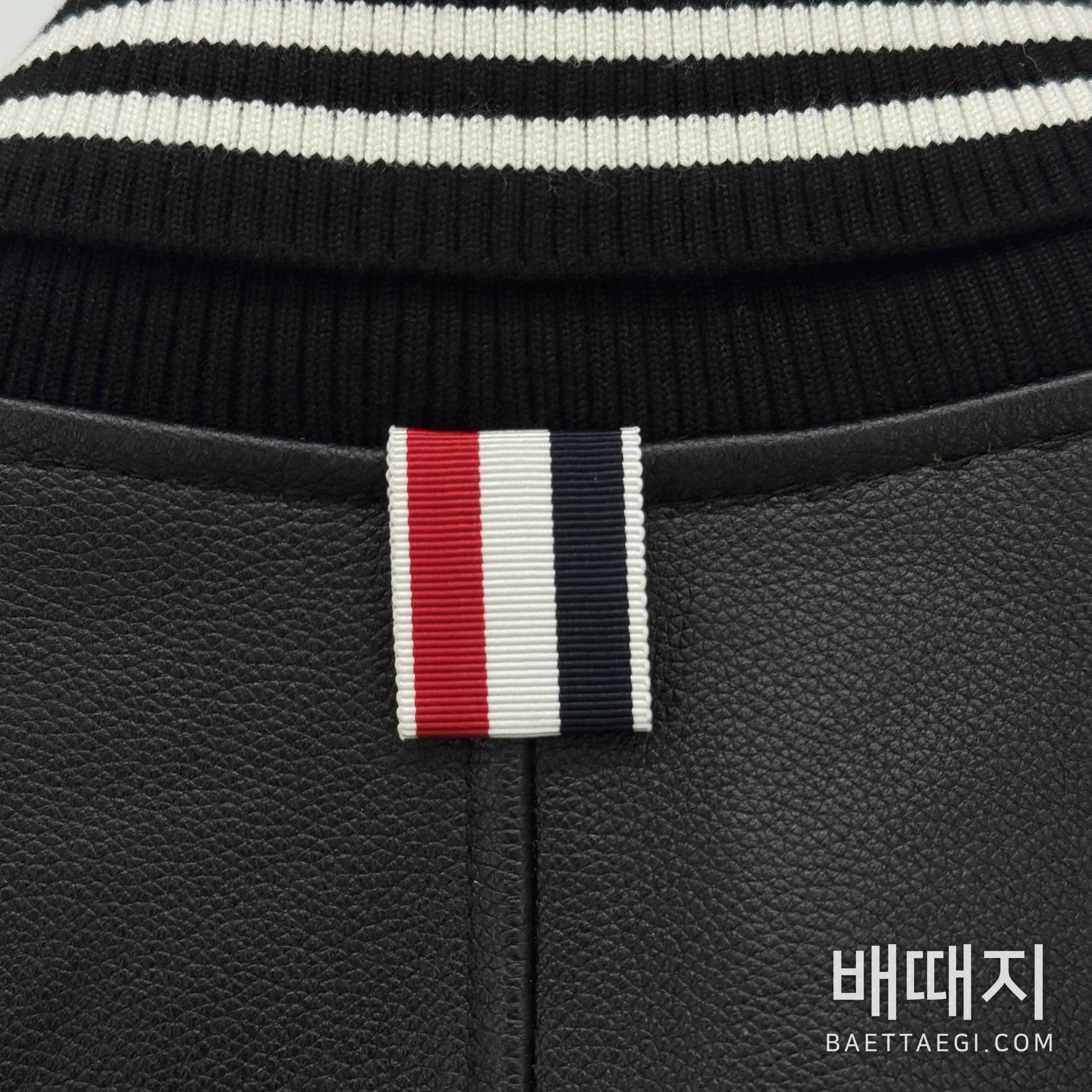 톰브라운 4바 스트라이프 램스킨 베이스볼 자켓 검수사진 5