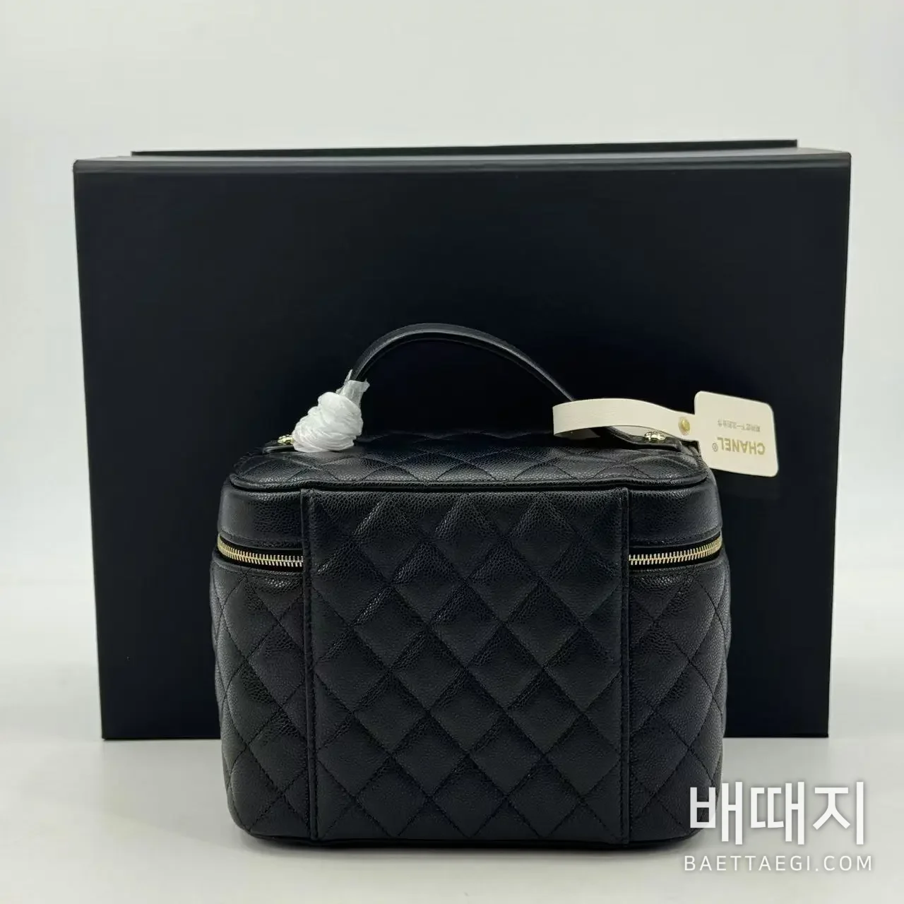 샤넬 블랙 토일러리 핸드백 검수사진 2