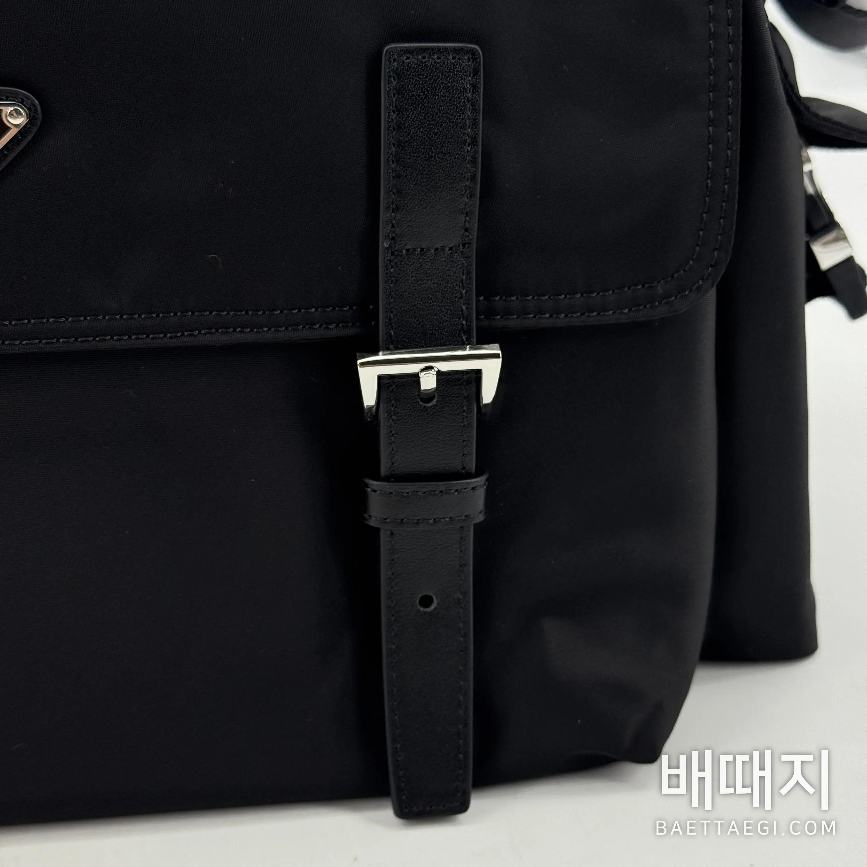 프라다 멀티포켓 플랩 숄더백 66532 검수사진 2
