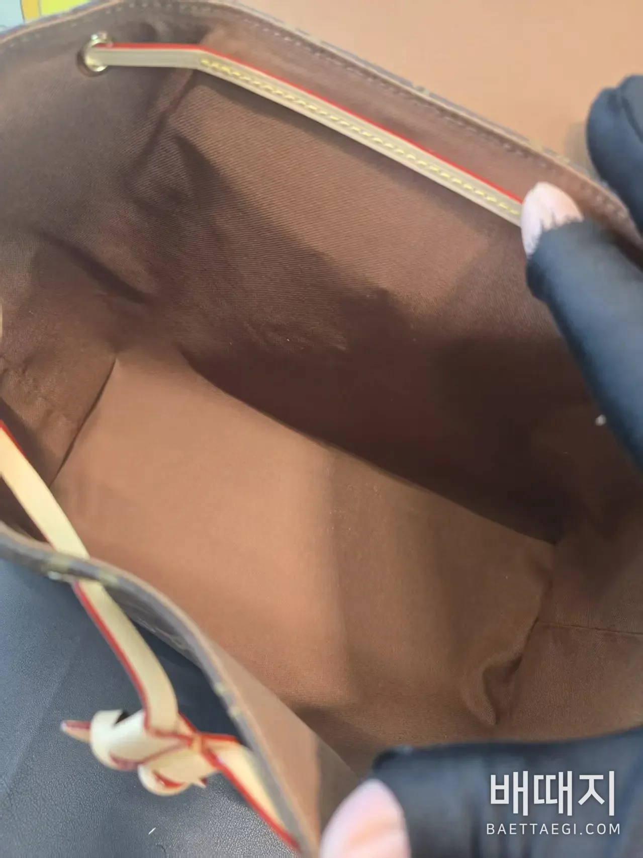 루이비통 모노그램 캔버스 모나리자 버킷백 108696 검수사진 14