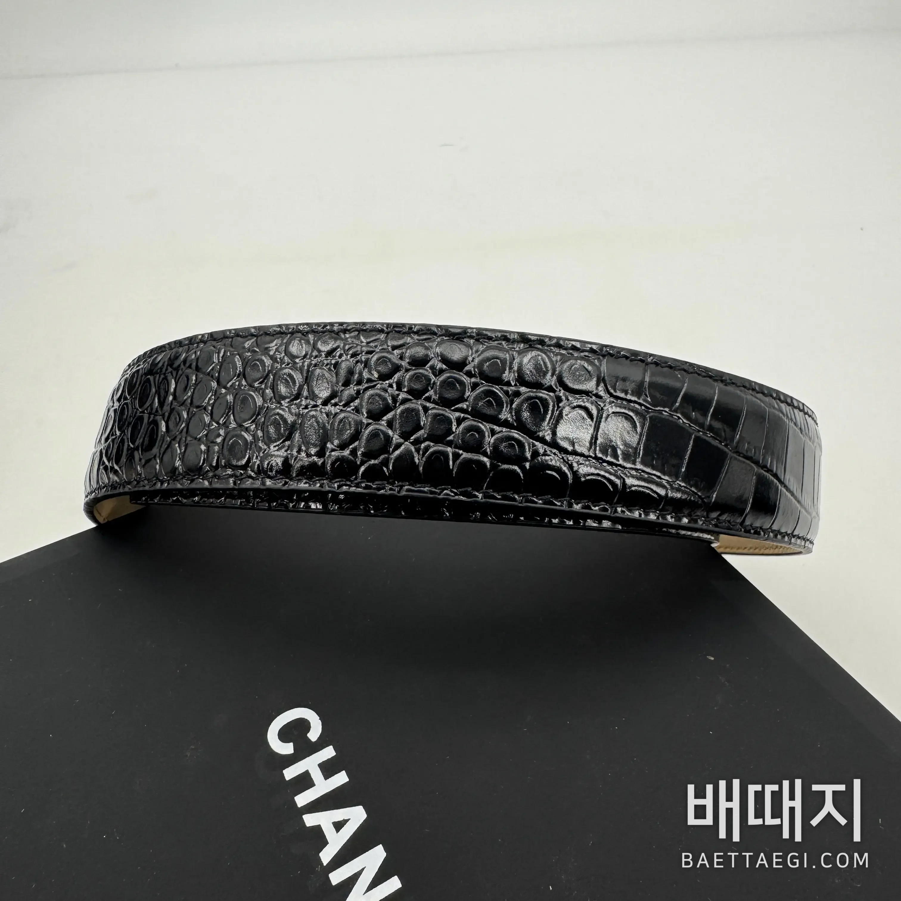 샤넬 CC 참 크로커다일 엠보싱 가죽 벨트 검수사진 5