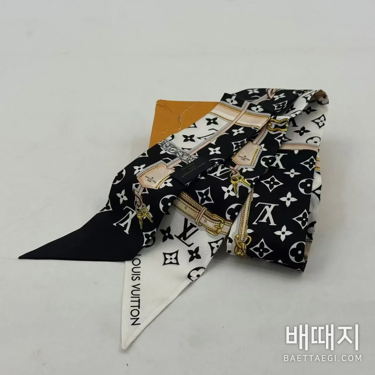루이비통 모노그램 실크 더블 레이어 스카프 검수사진 4