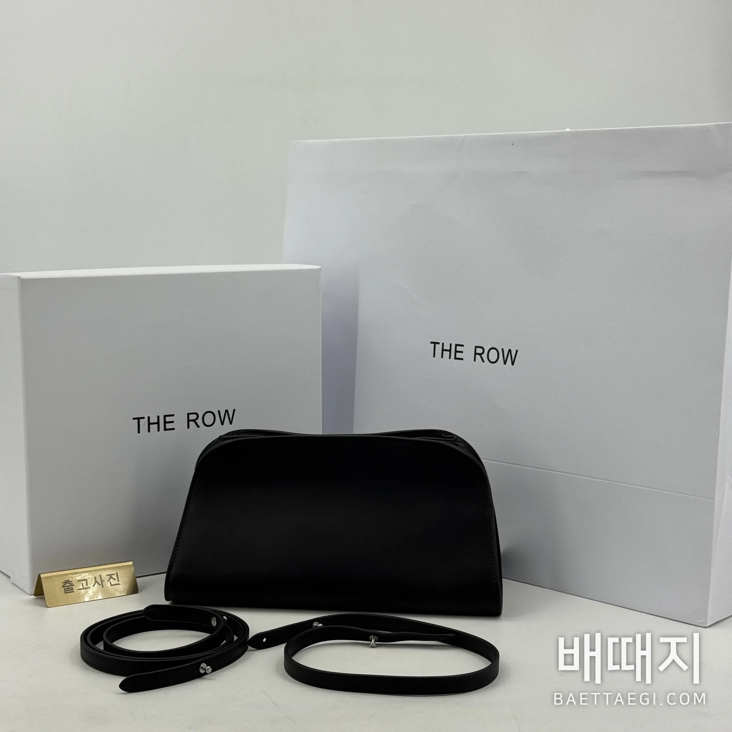 더로우 페기백 클러치백 검수사진 1