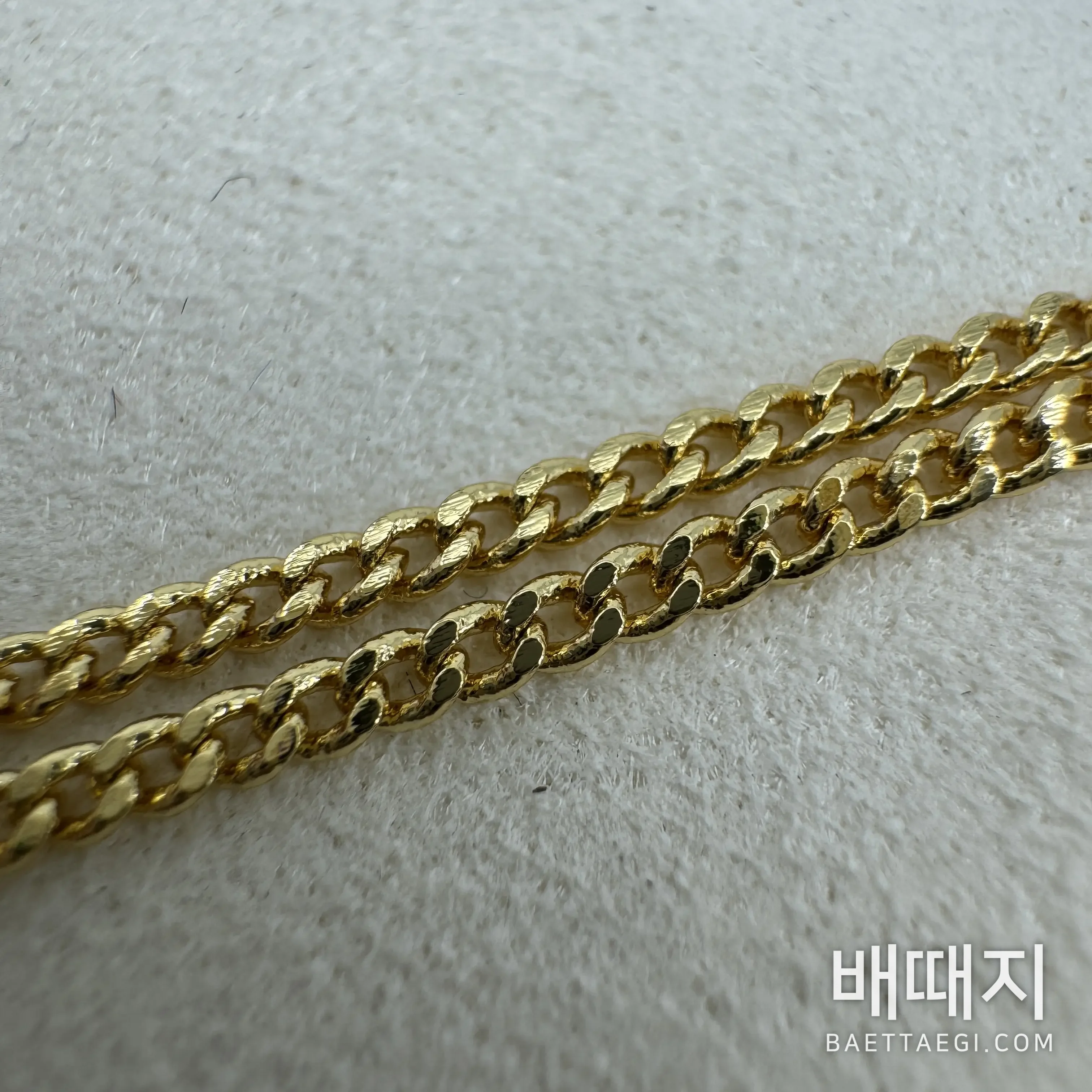 미우미우 화이트 에나멜 하트 목걸이 검수사진 5