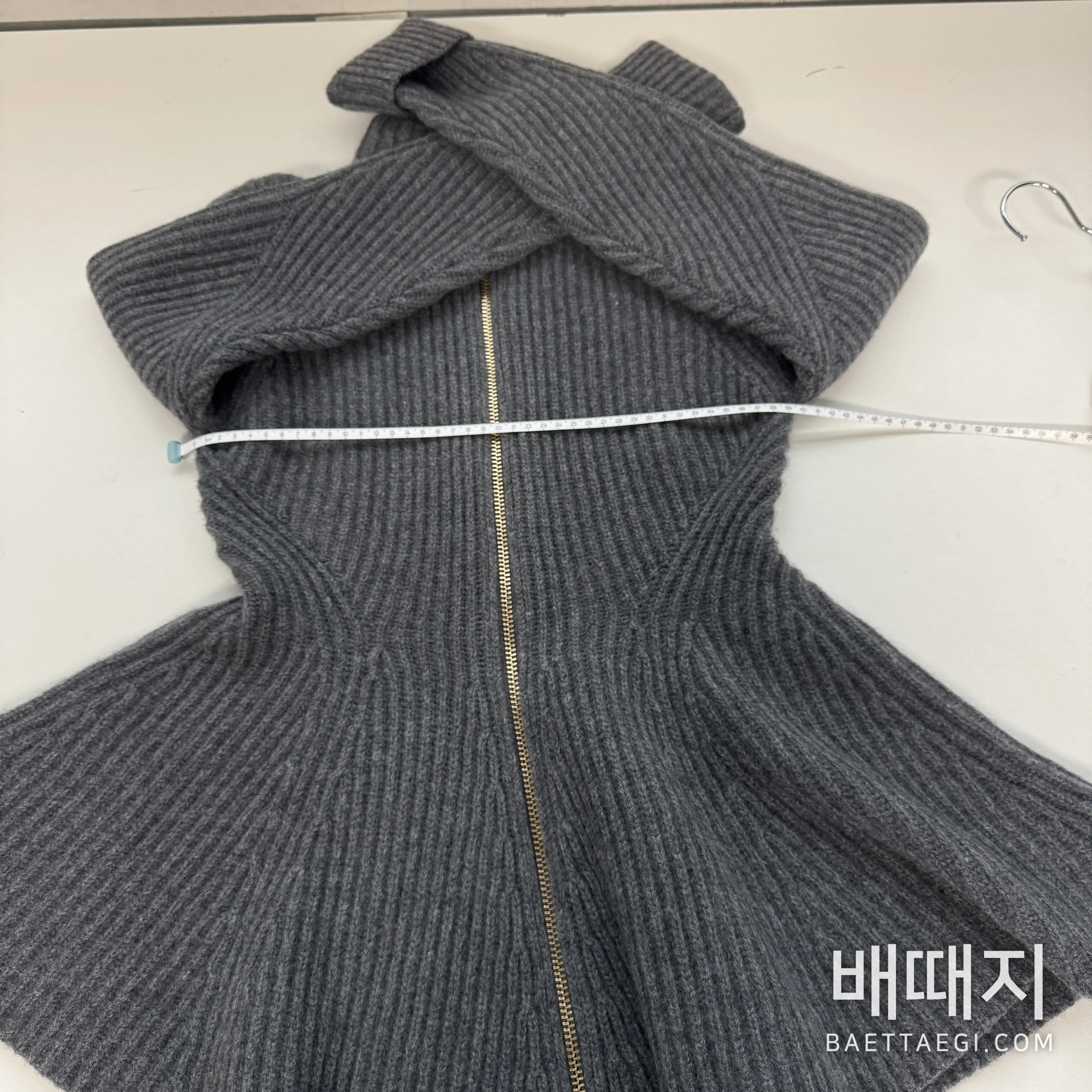 알라이아 허리 강조 울 더블 지퍼 여성 자켓 검수사진 4
