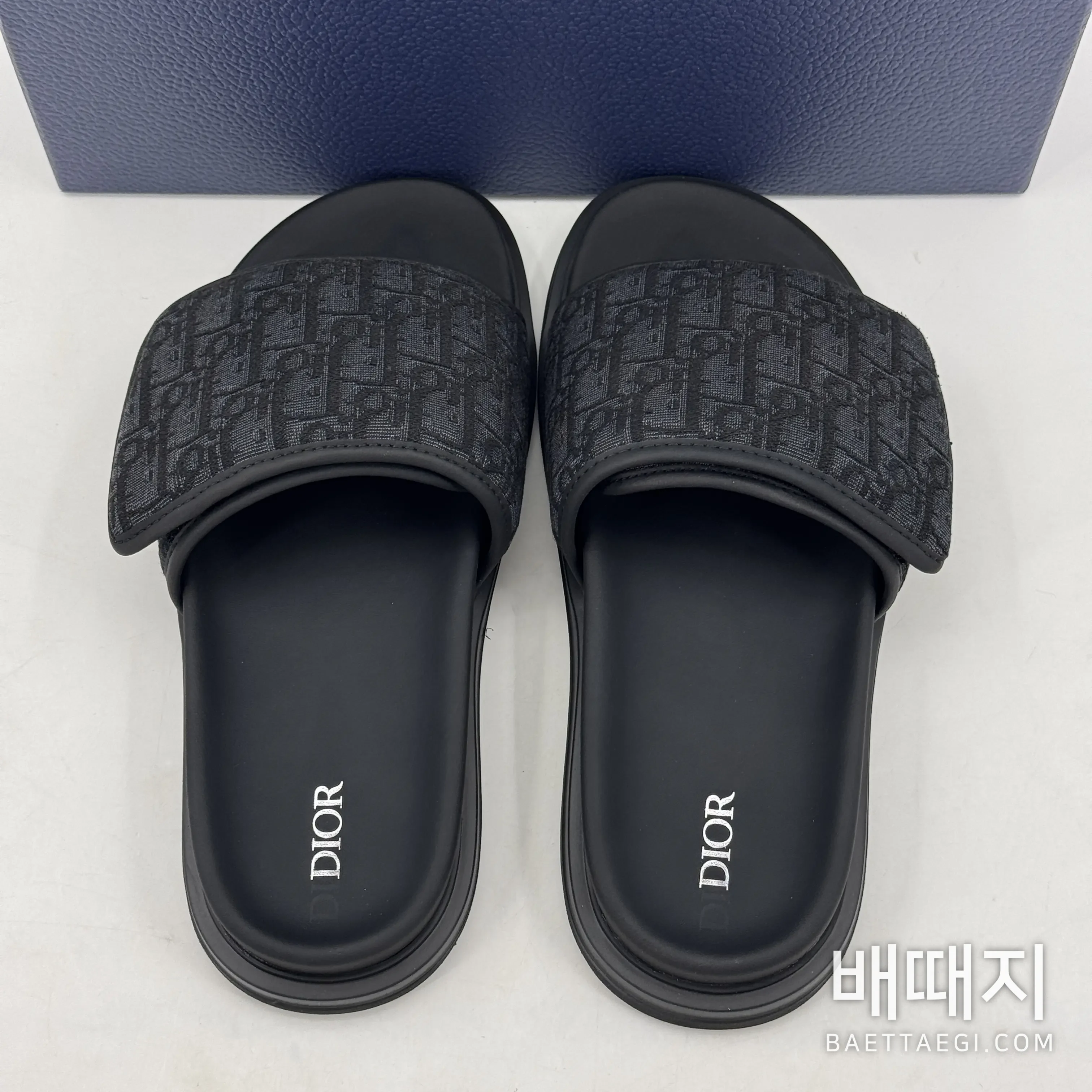 디올 모노그램 남성용 캐주얼 슬리퍼 검수사진 4