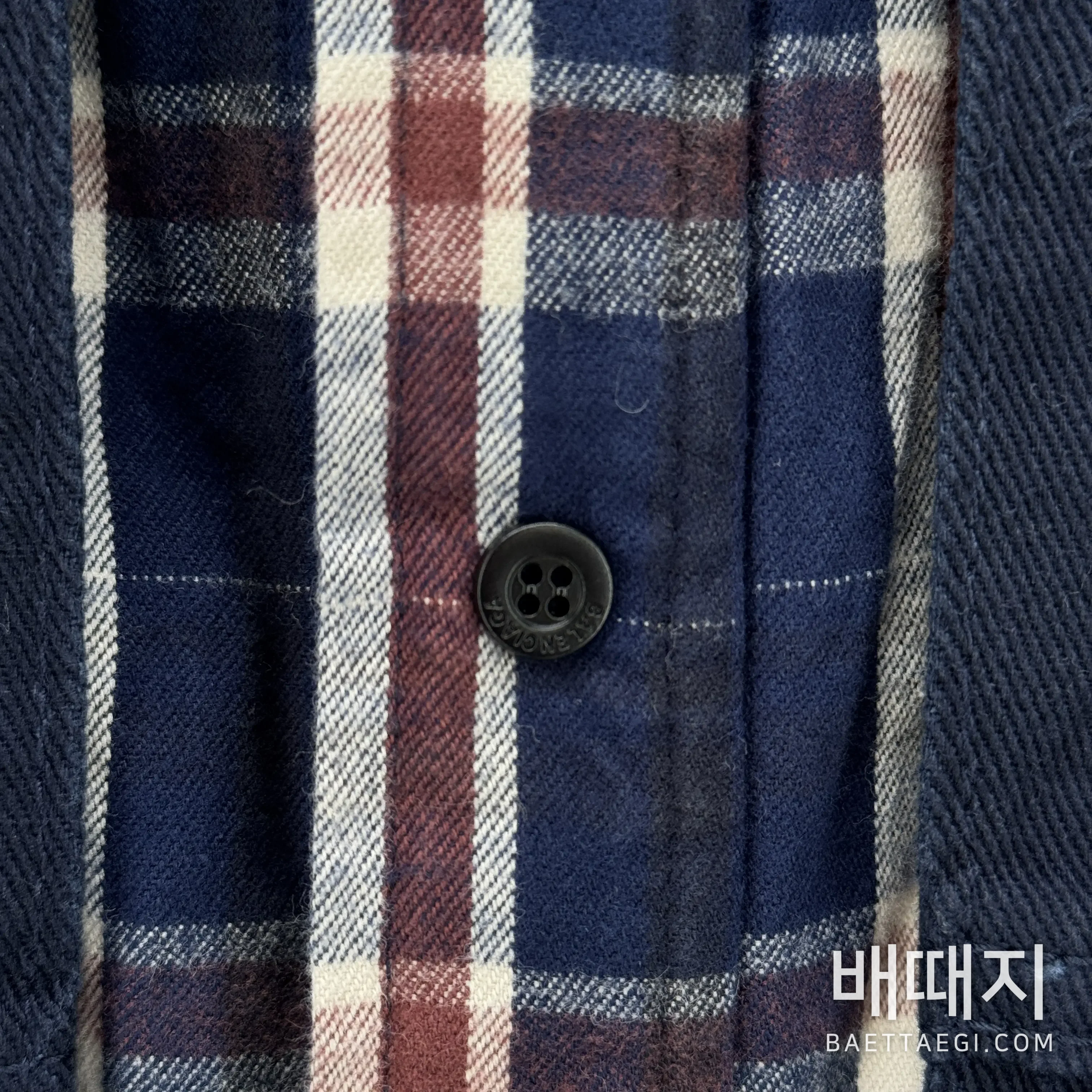 발렌시아가 체크 패턴 패치워크 데님 자켓 검수사진 2