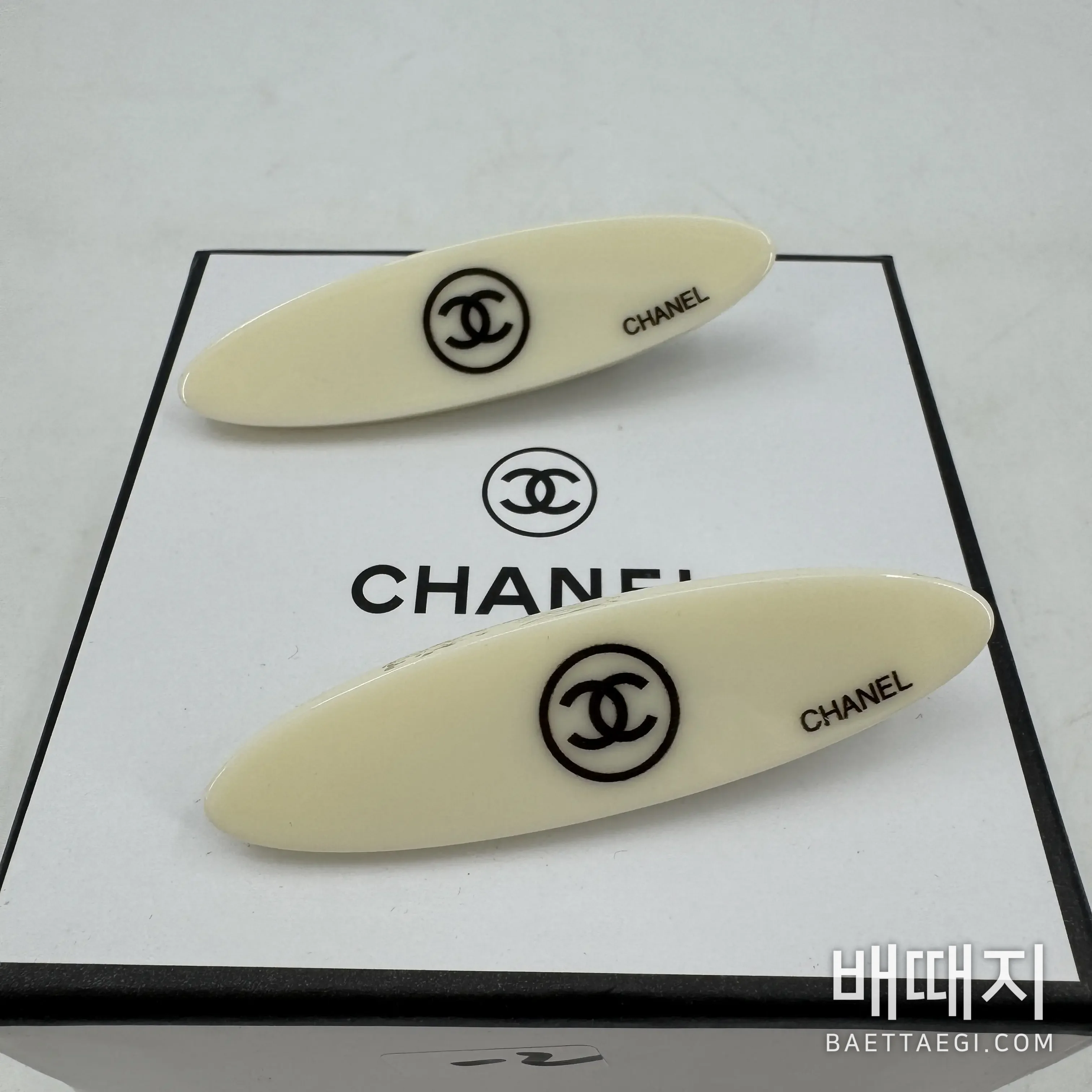 샤넬 심플 헤어 클립 세트 검수사진 2