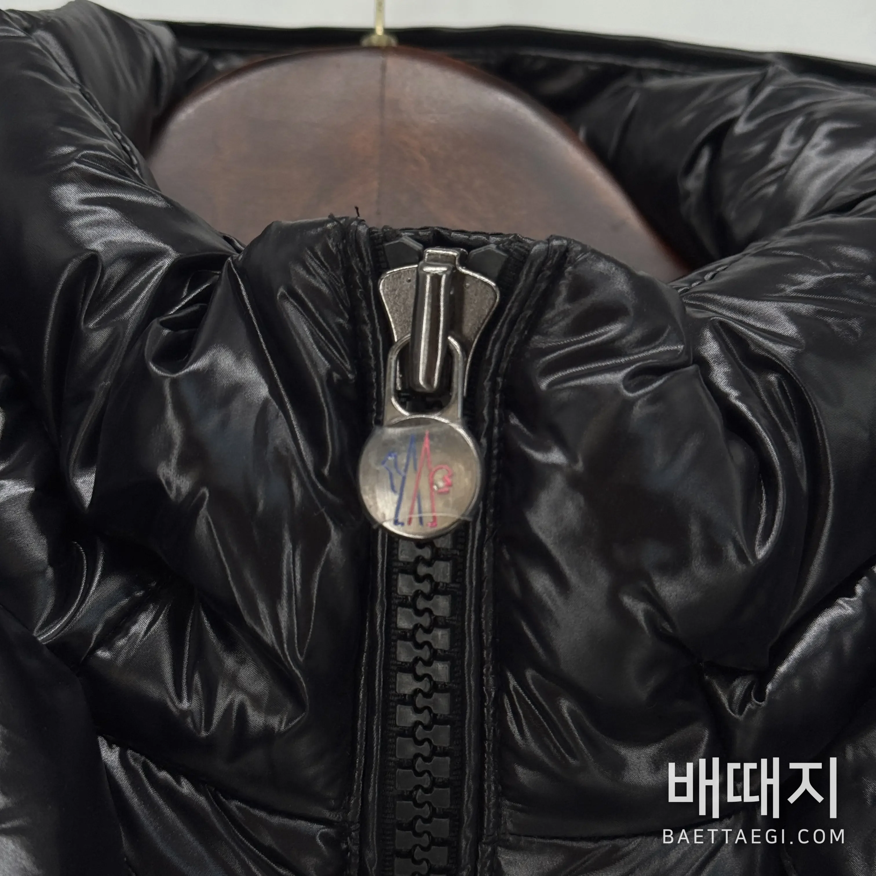 몽클레르 마야(Moncler Maya) 후드 쇼트 다운 자켓 검수사진 3