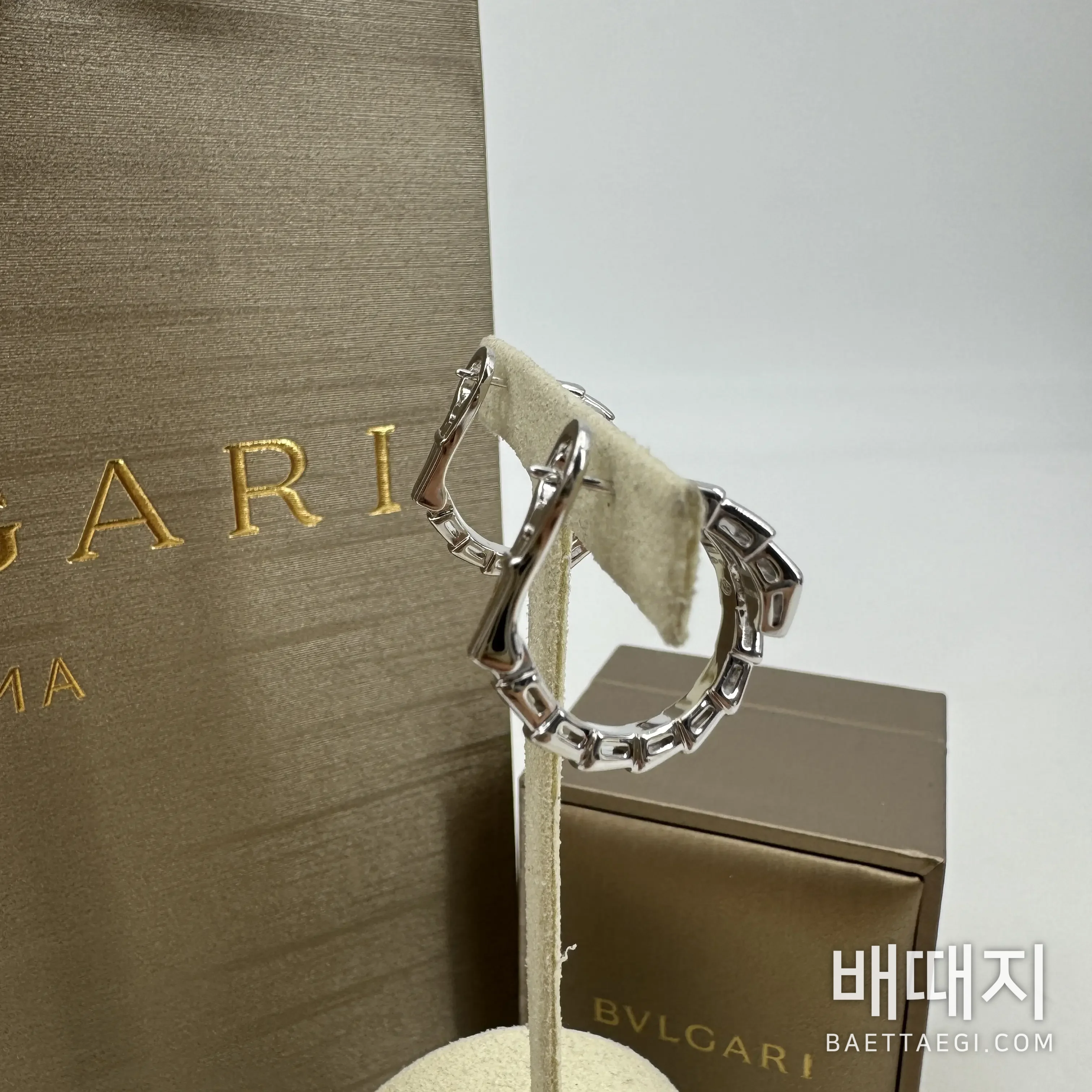 불가리 세르펜티 바이퍼 다이아몬드 장식 귀걸이 검수사진 4