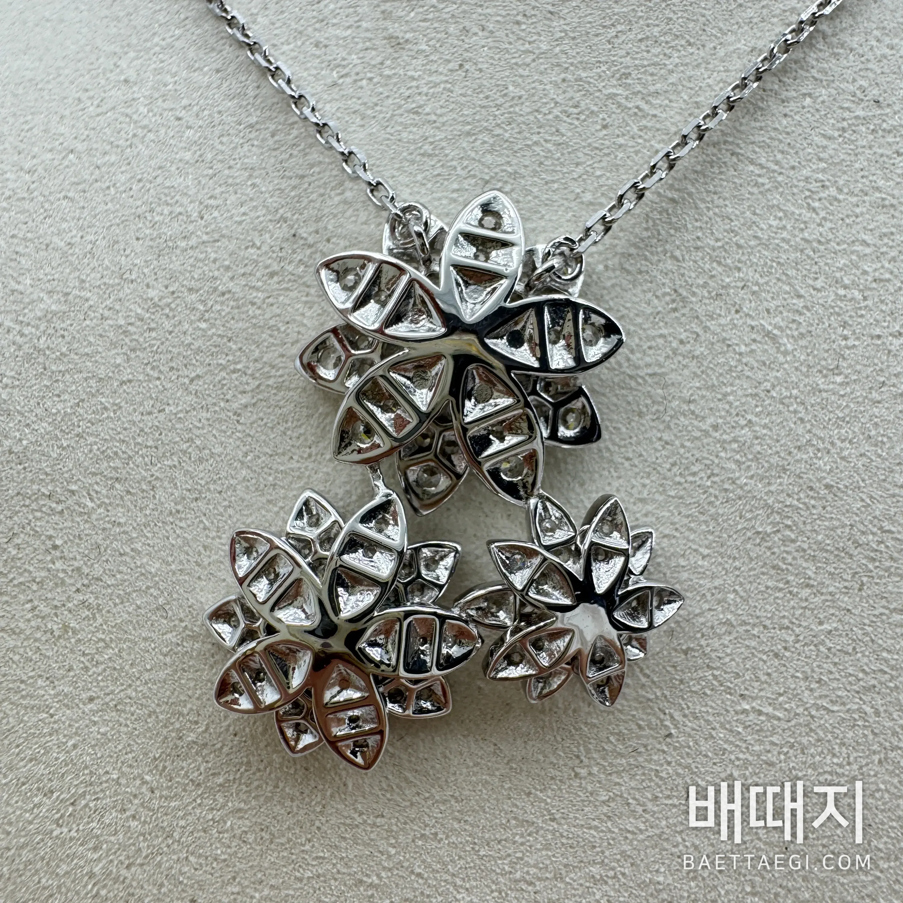 반클리프앤아펠 로터스 장식 목걸이 검수사진 4