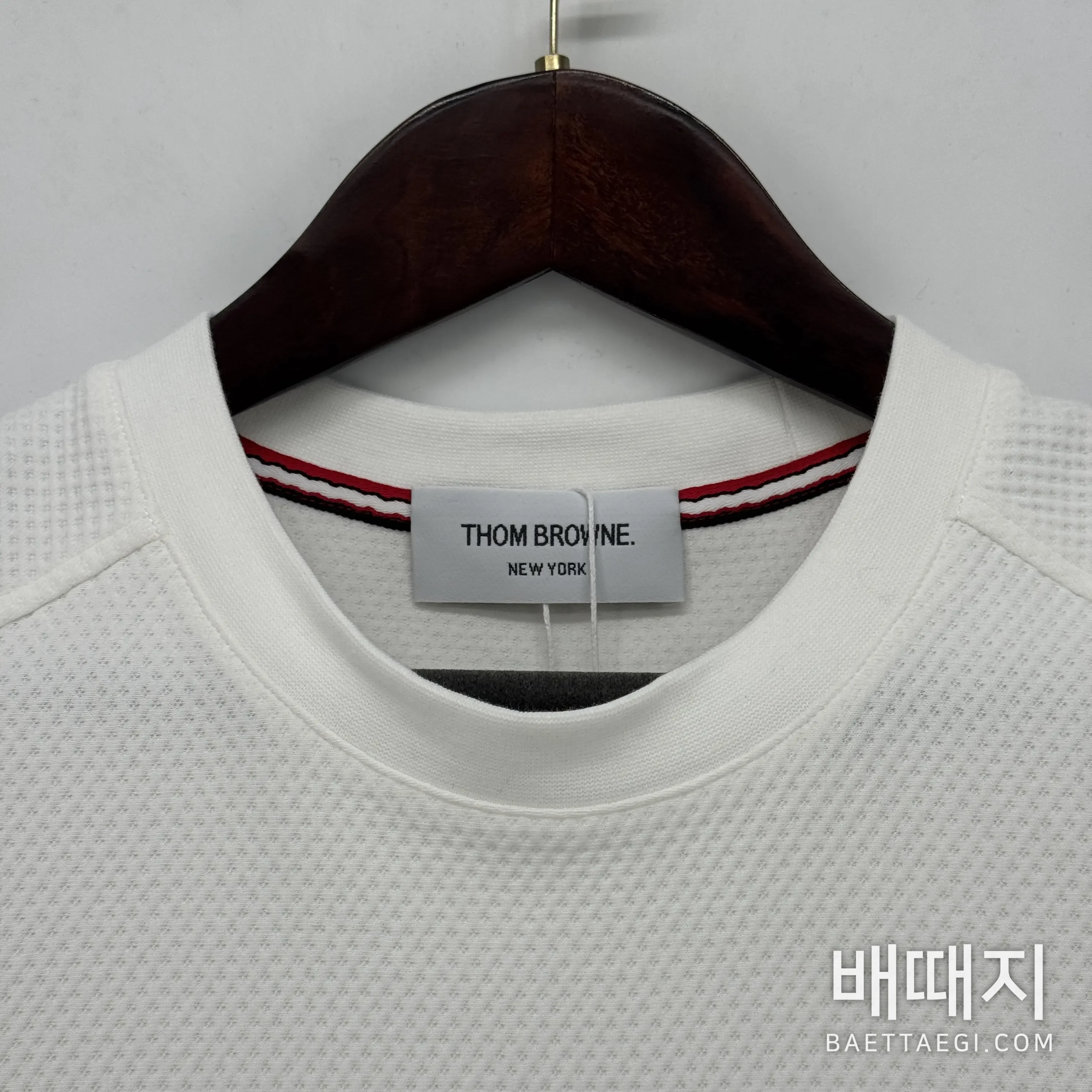 톰브라운 파인애플 패턴 에어코튼 크루넥 긴팔셔츠 검수사진 4