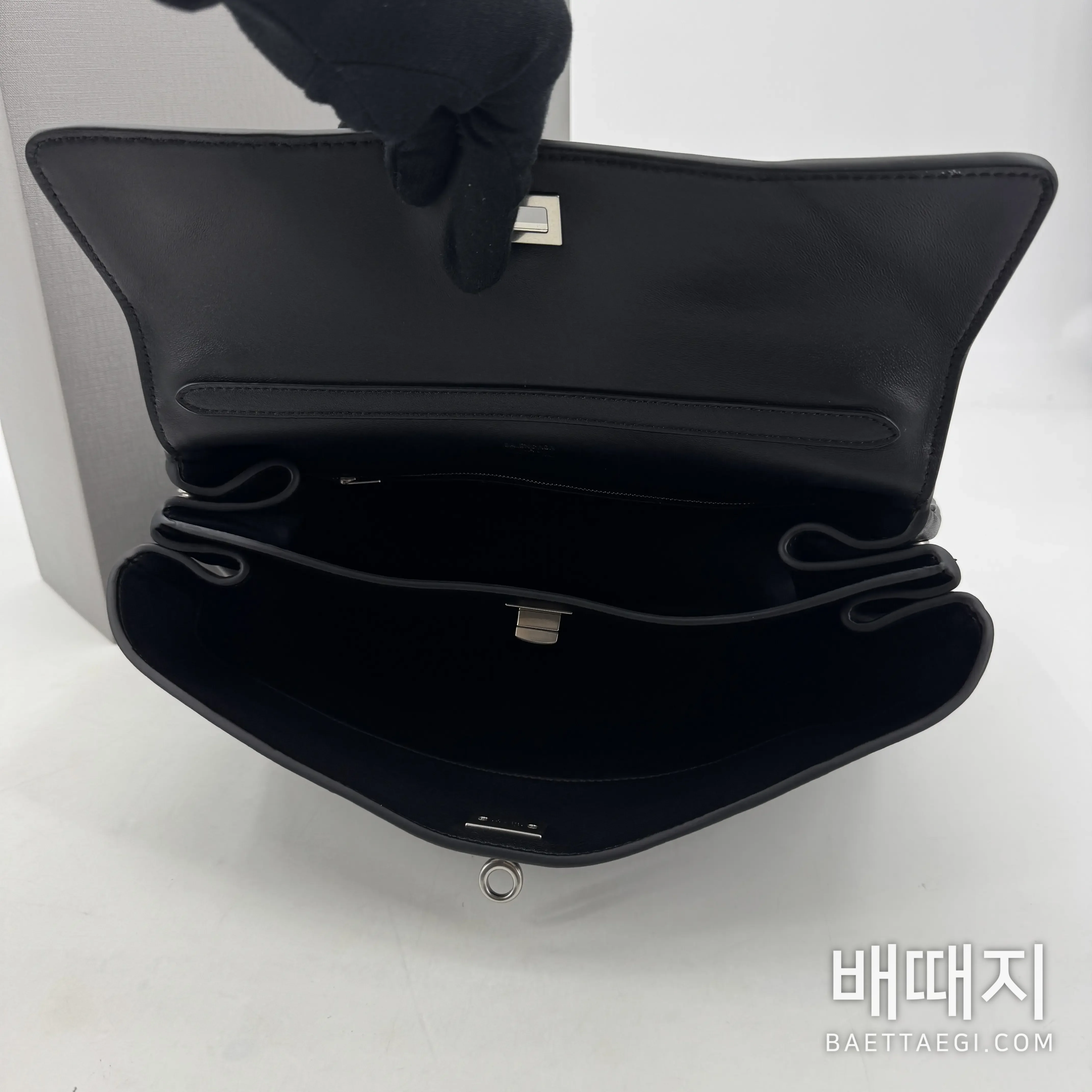 발렌시아가 중간 사이즈 검정 핸드백 78972 검수사진 15