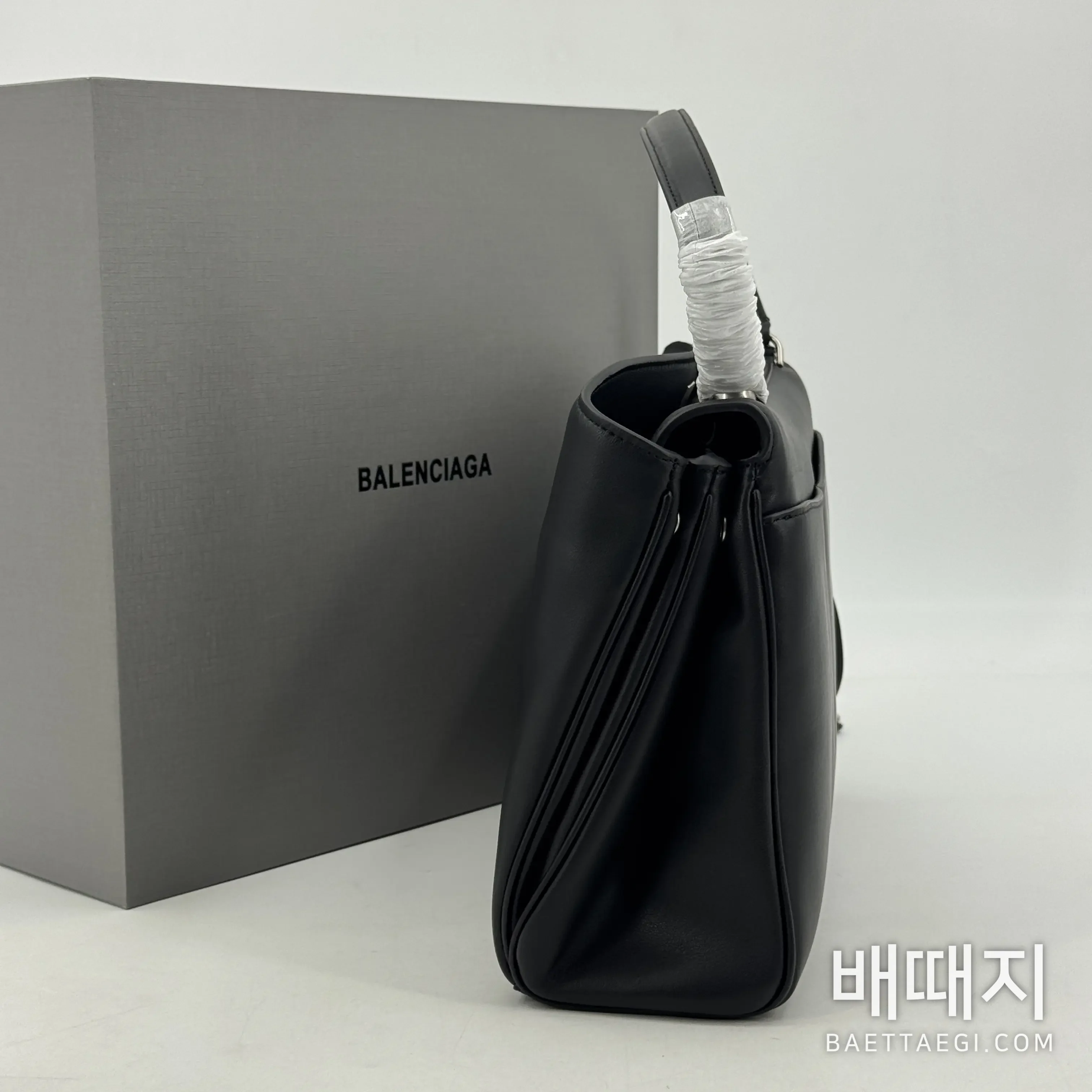 발렌시아가 중간 사이즈 검정 핸드백 검수사진 5