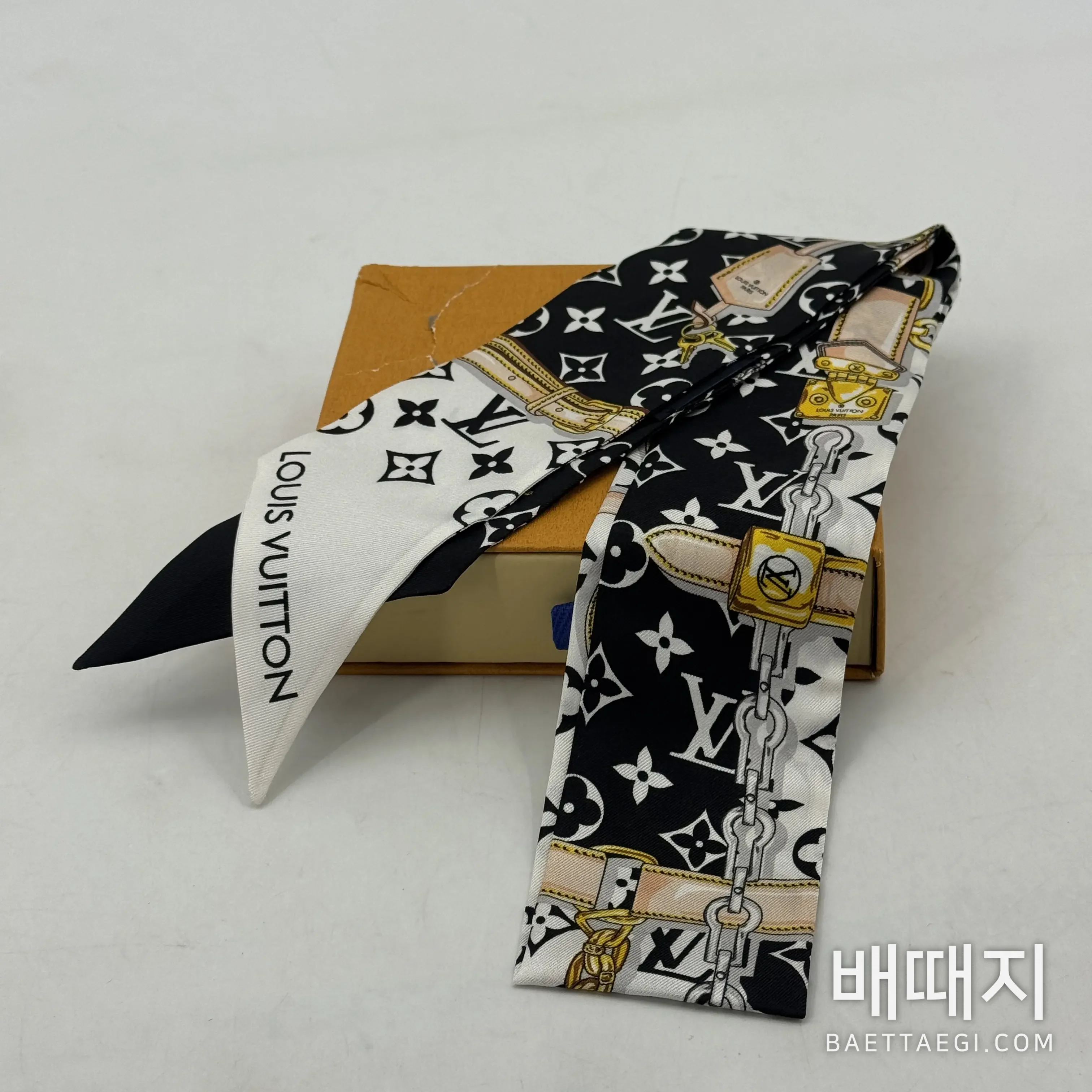 루이비통 모노그램 실크 더블 레이어 스카프 검수사진 2