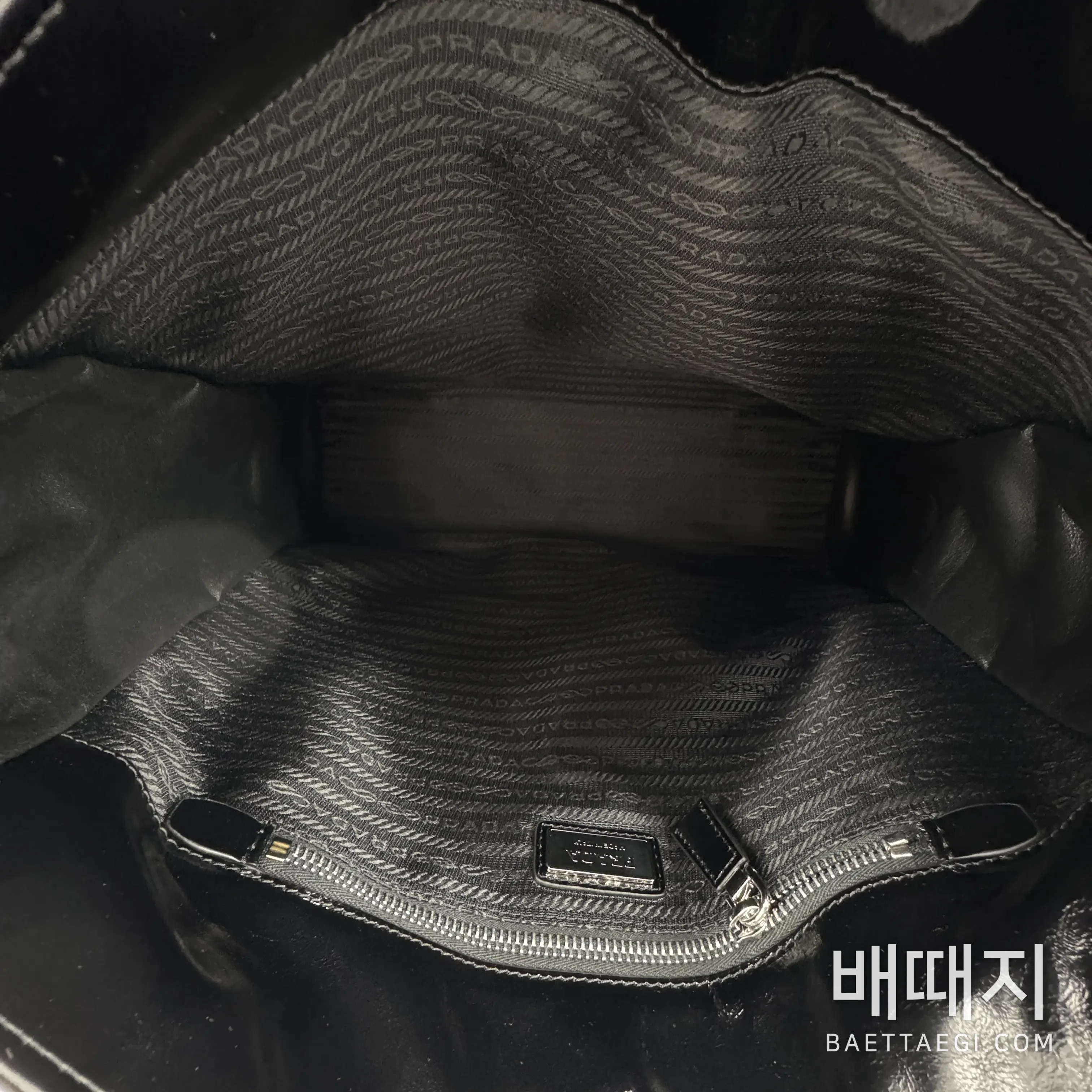 프라다 왁스 가공 카프스킨 보니 핸드백 2VH215 검수사진 12