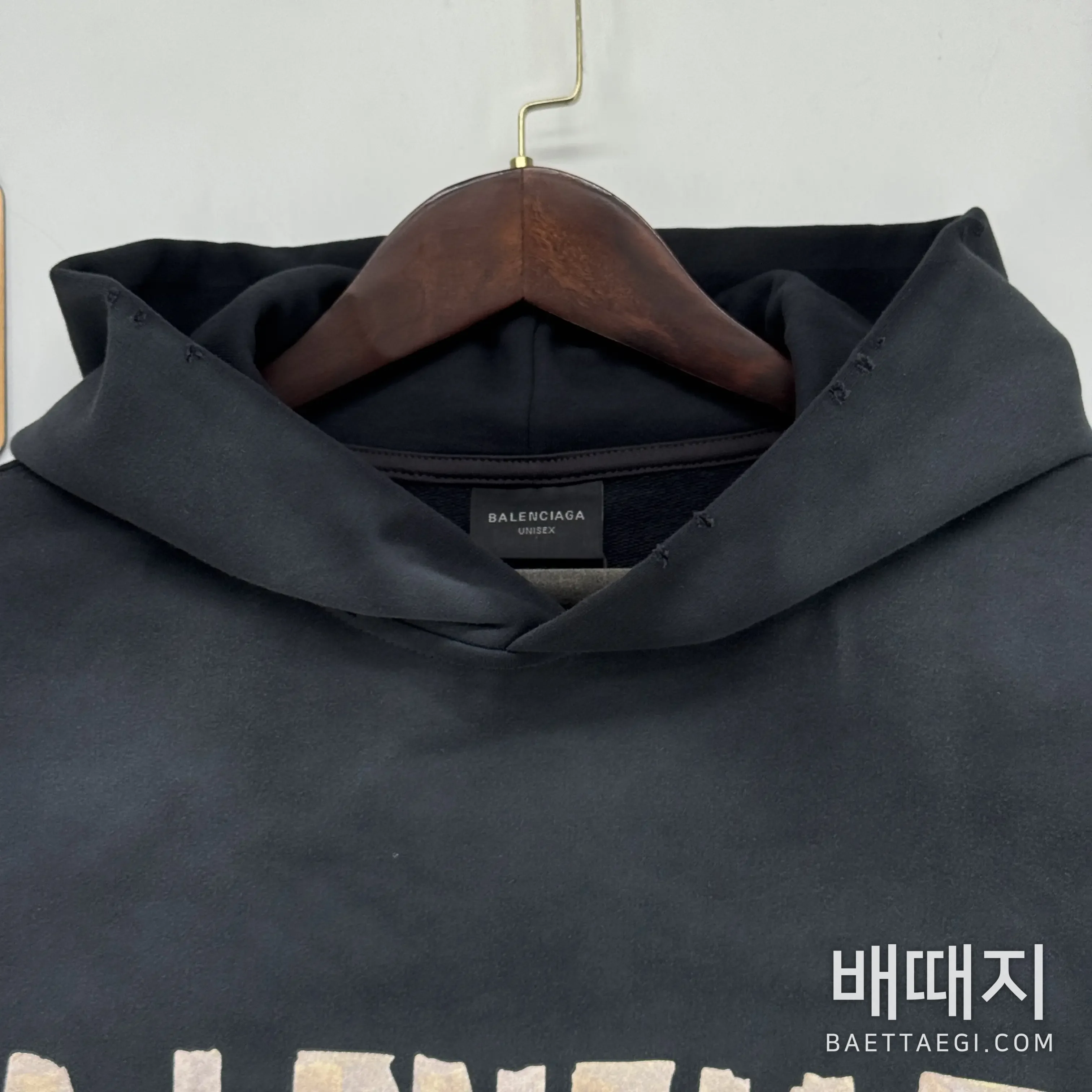 발렌시아가 워시드 테이프 손상 남성 후드 검수사진 3
